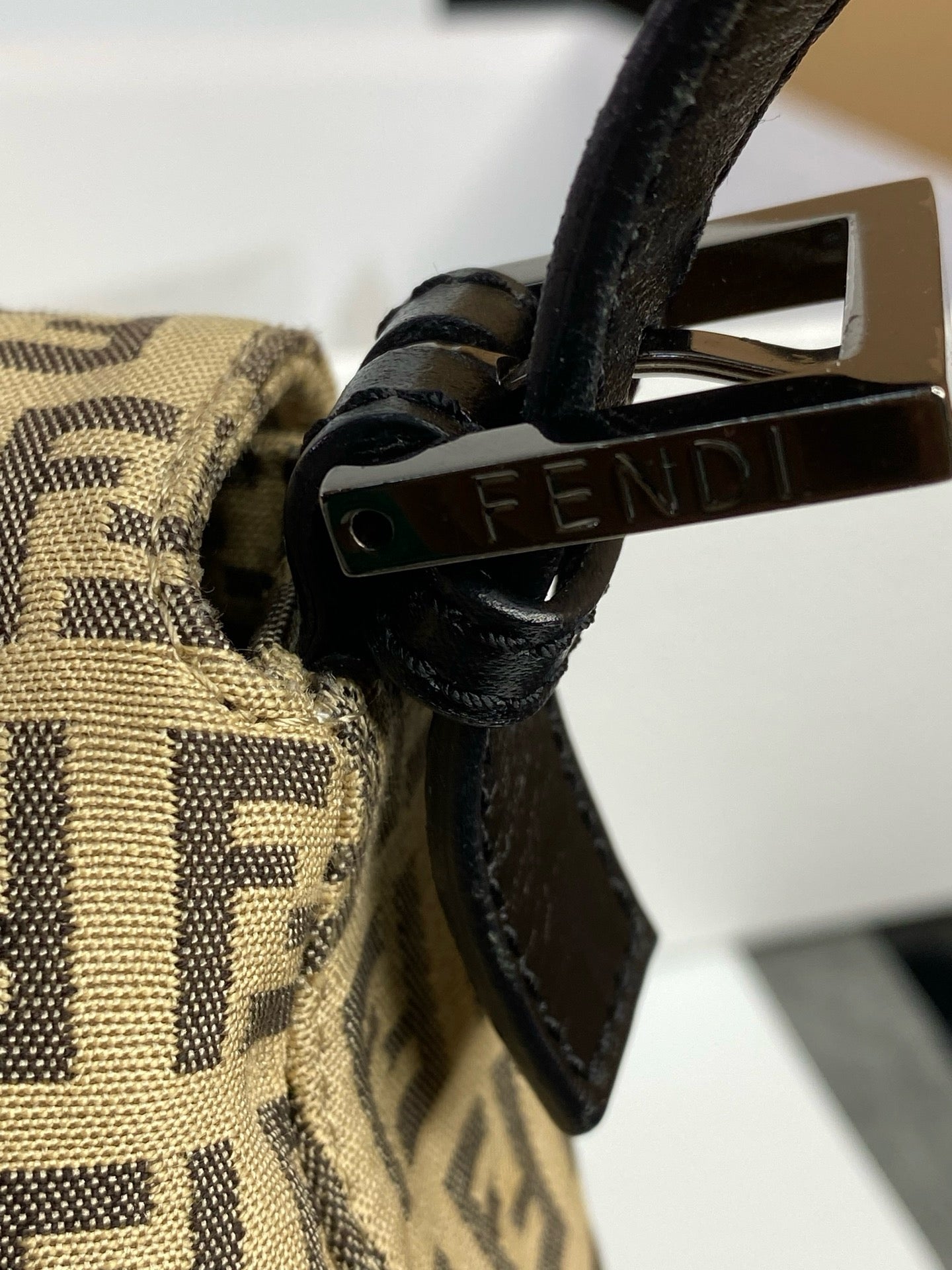 J2970 Fendi Shoulder Bag Borsa Mamma Bauguette Zuccino Canvas Beigo Shoulder Bag | Pre-Owned Brown Zuccino Canvas