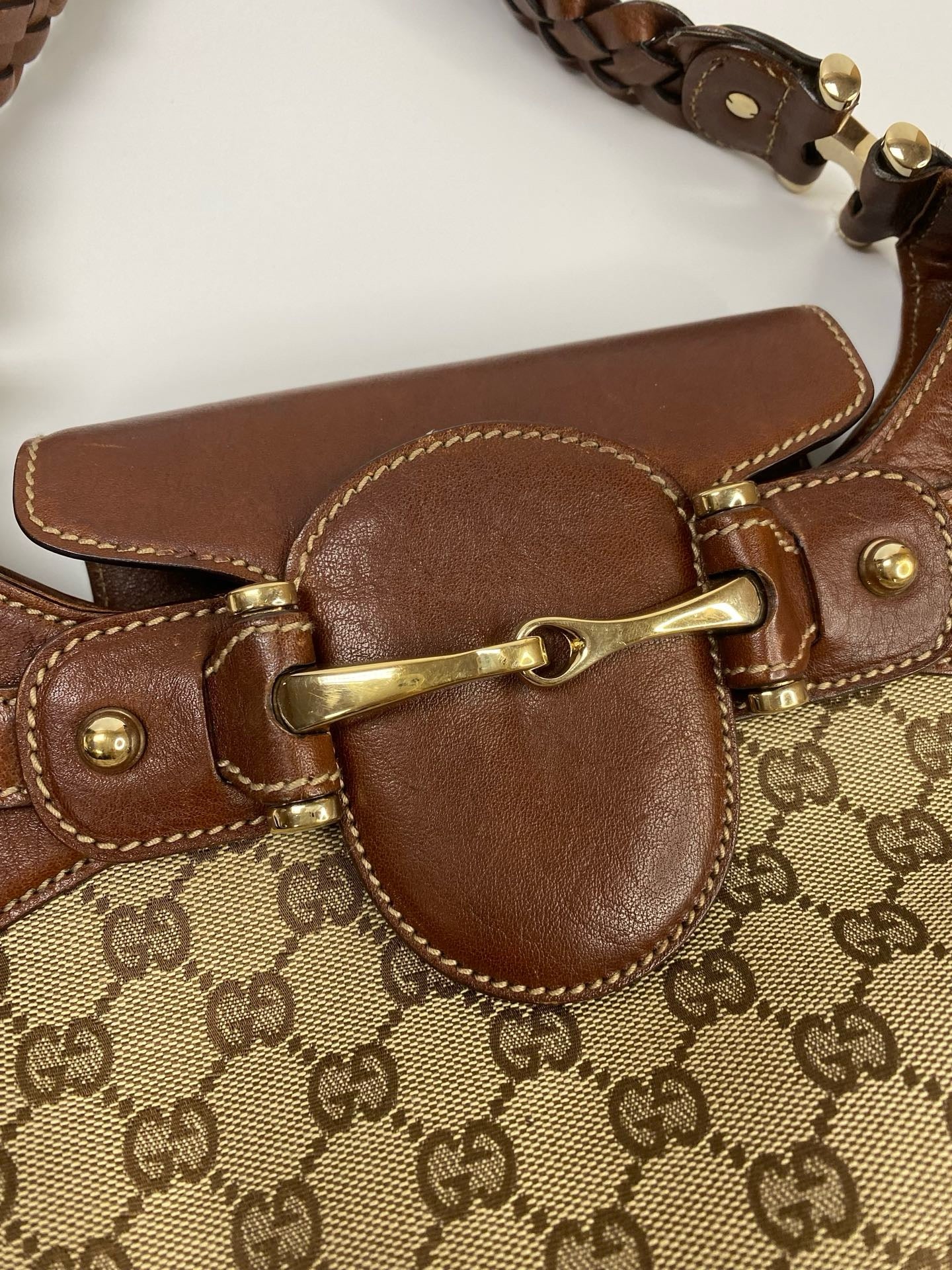 J2860 Gucci Shoulder Bag Beige/Brown GG Canvas Horsebit Shoulder Bag | Pre-Owned Beige / Brown Canvas GG Monogram