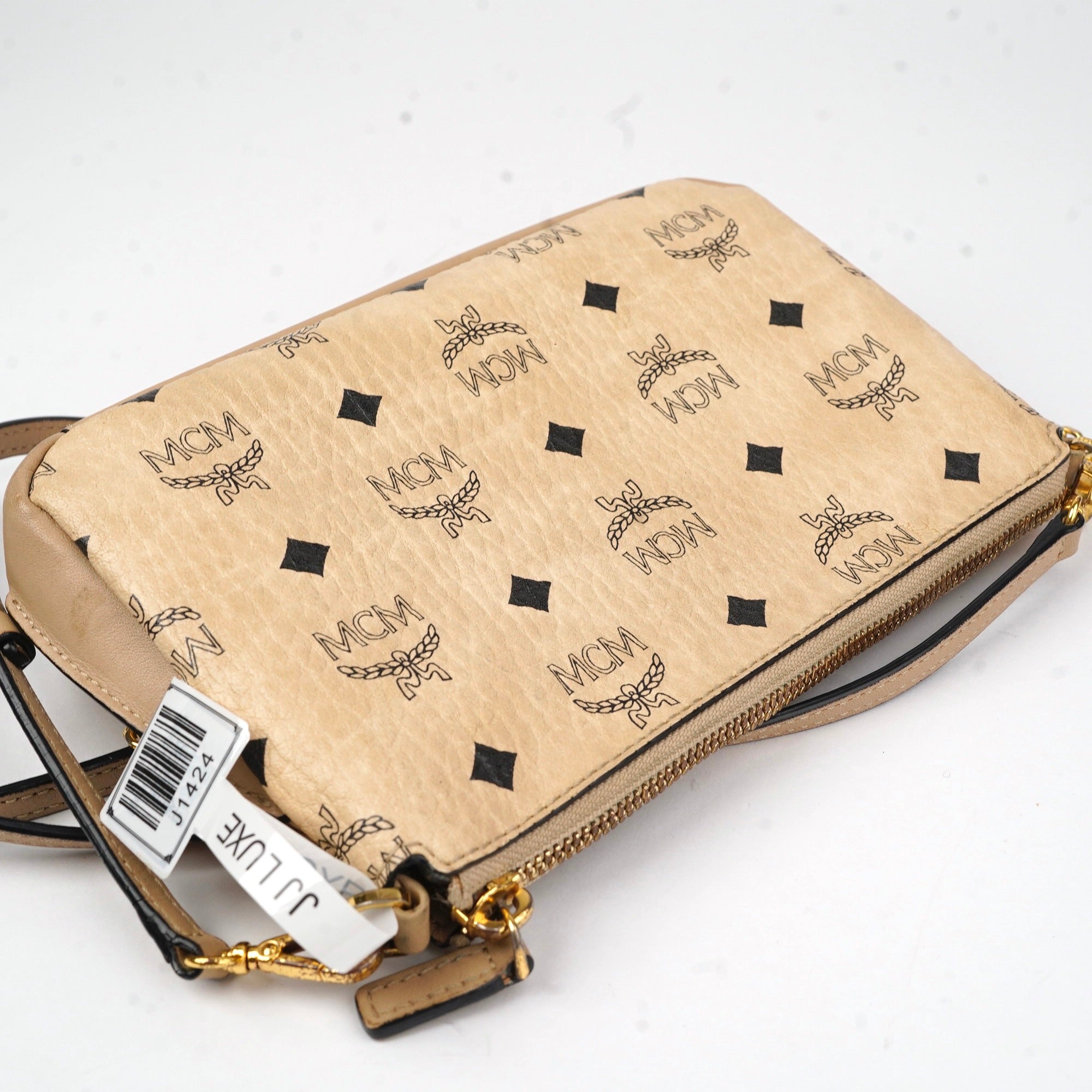 J1424 MCM Visetos Medium Portuna Pouch- Pre Owned