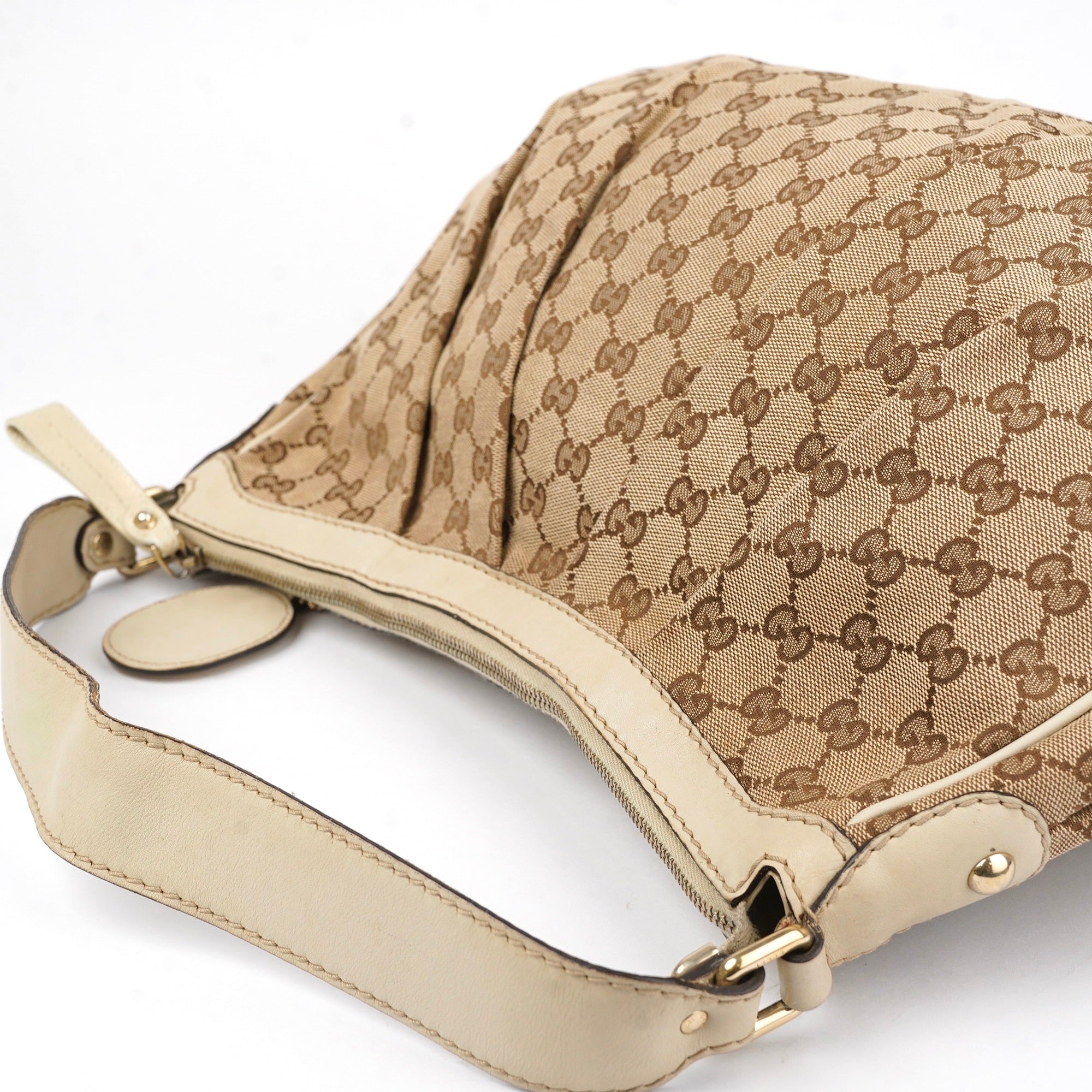 J1431 Gucci GG Canvas Sukey Shoulder Bag- Pre Owned