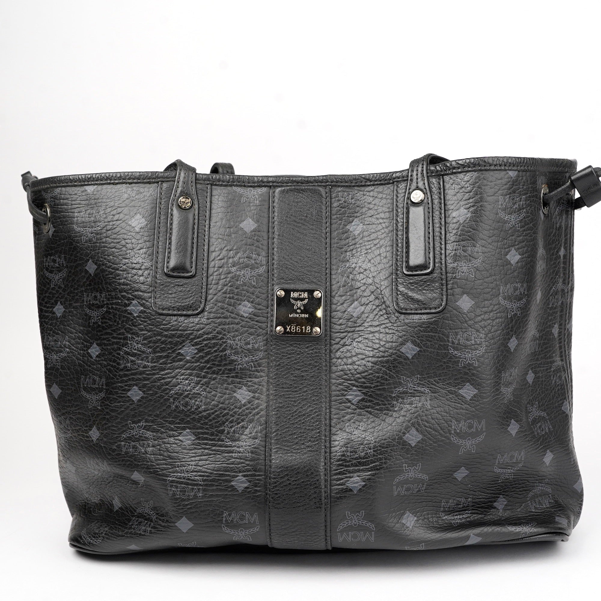 J1433 MCM Large Liz Reversible Shopper Tote Black Visetos- Pre Owned