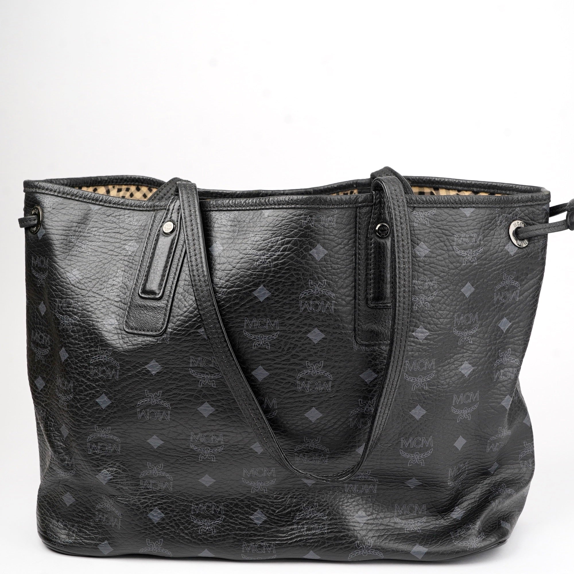J1433 MCM Large Liz Reversible Shopper Tote Black Visetos- Pre Owned