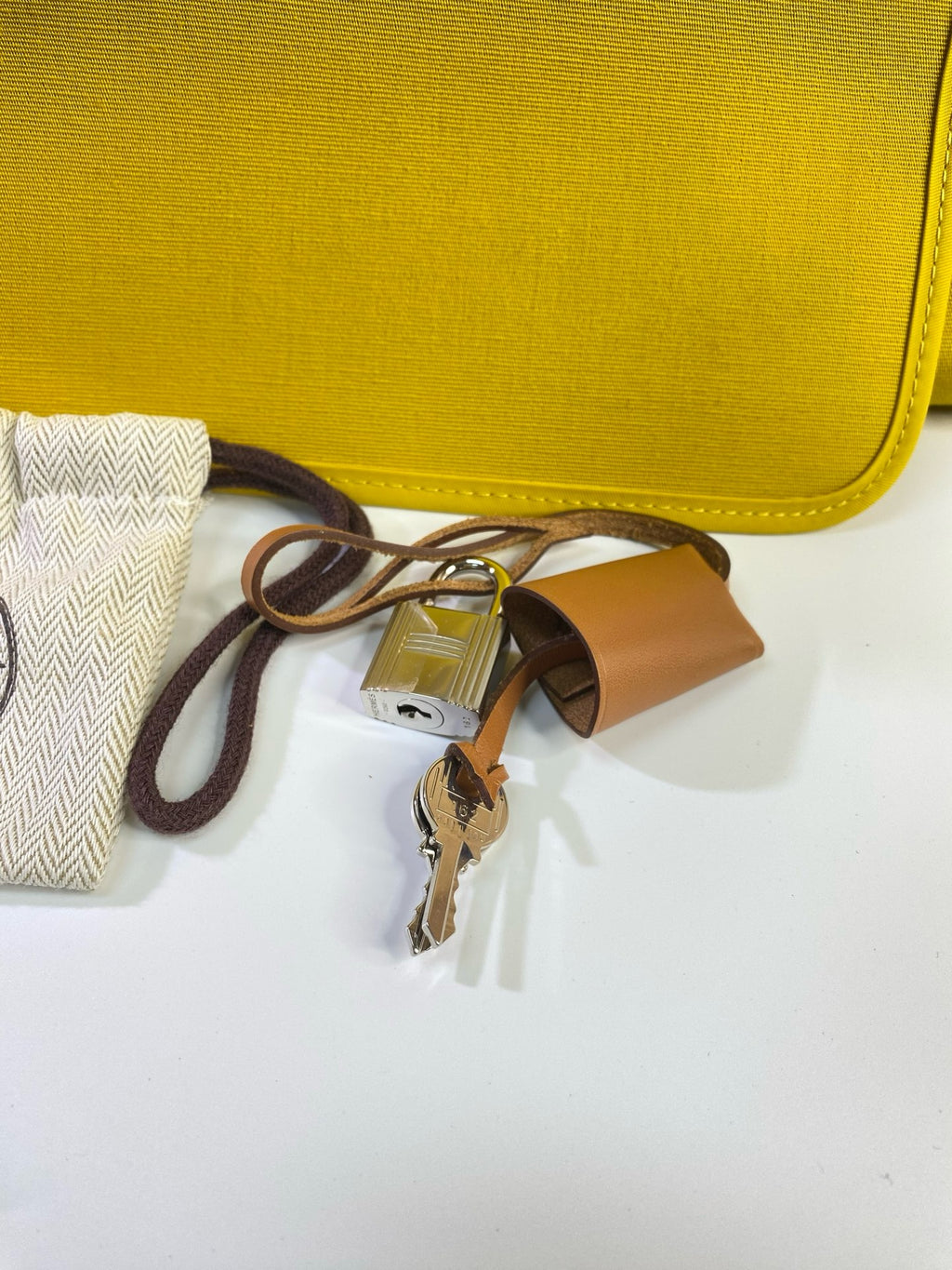 J2856 Hermes Shoulder Bag herbag Zip 31 | Pre-Owned Canvas, Leather
