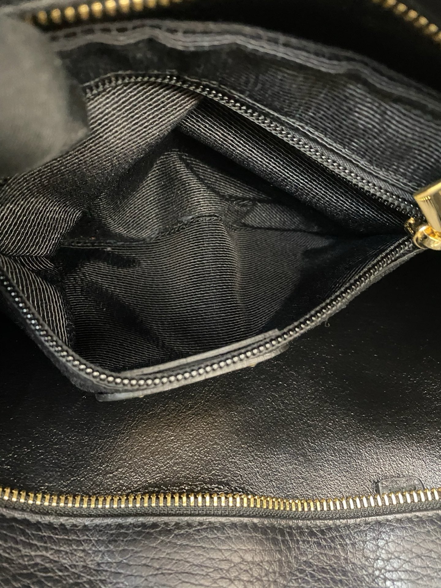 J2957 Ferragamo Tote Bag Salvatore Ferragamo Bice Small Black Leather Tote | Pre-Owned Black Leather