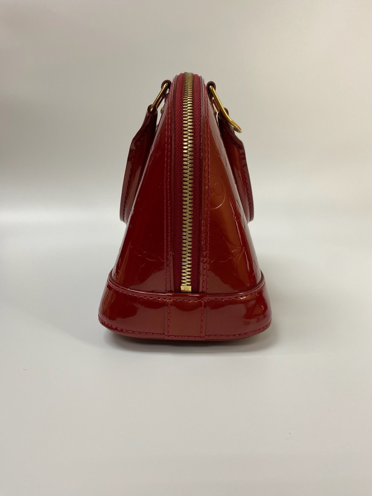 J2979 Louis Vuitton Crossbody Bag Red Monogram Vernis Alma BB | Pre-Owned Red Monogram Vernis Canvas, Patent leather