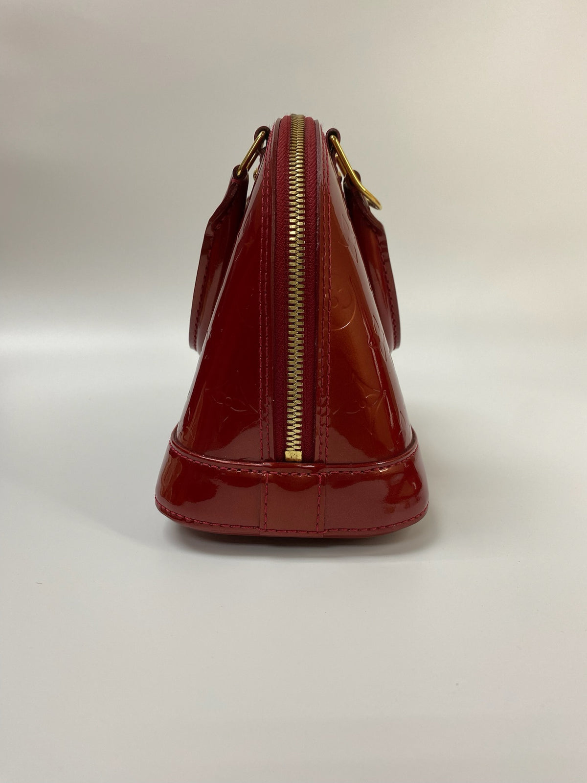 J2979 Louis Vuitton Crossbody Bag Red Monogram Vernis Alma BB | Pre-Owned Red Monogram Vernis Canvas, Patent leather