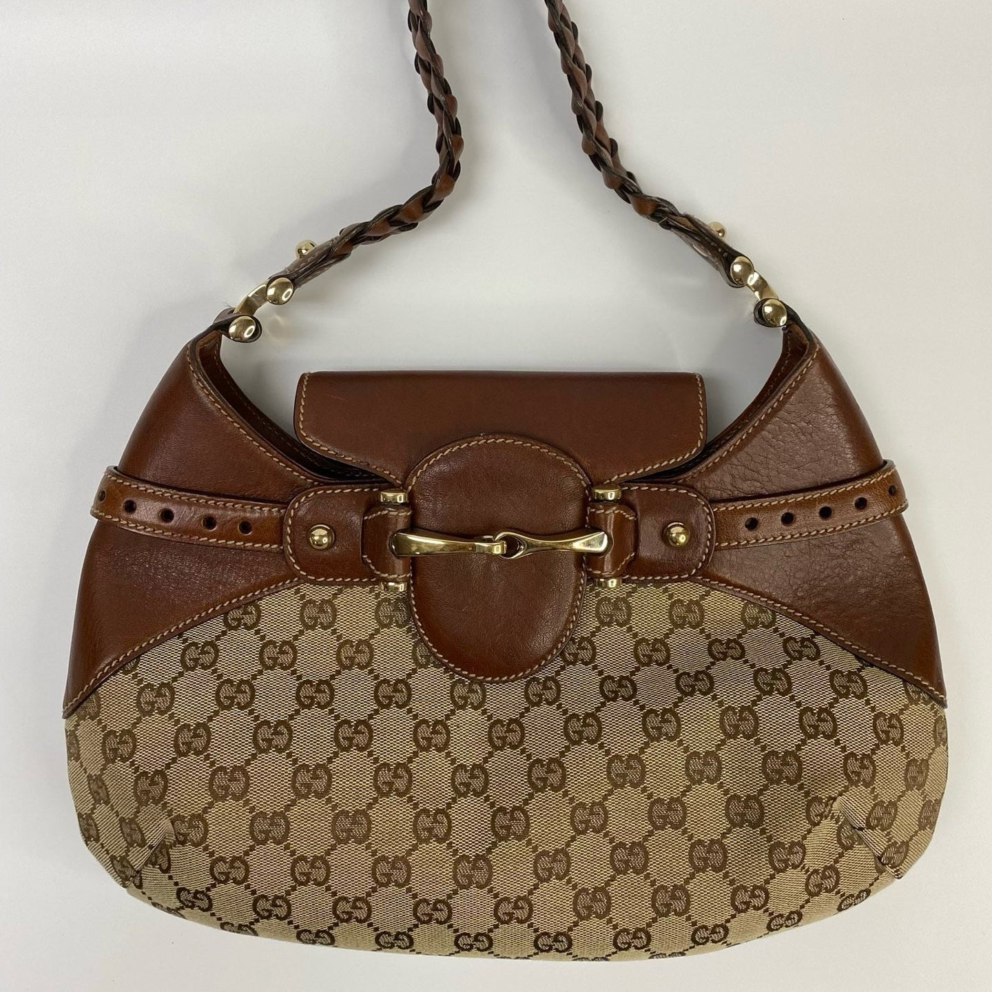 J2860 Gucci Shoulder Bag Beige/Brown GG Canvas Horsebit Shoulder Bag | Pre-Owned Beige / Brown Canvas GG Monogram
