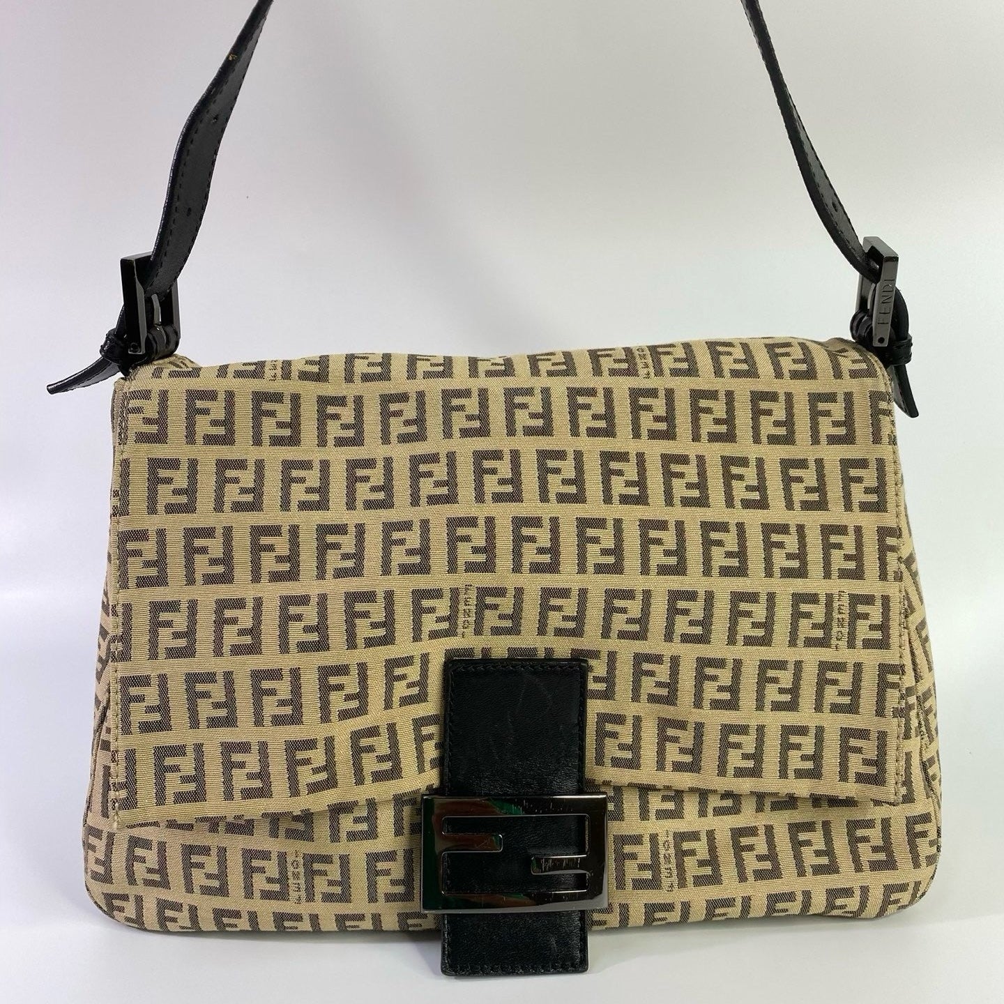 J2970 Fendi Shoulder Bag Borsa Mamma Bauguette Zuccino Canvas Beigo Shoulder Bag | Pre-Owned Brown Zuccino Canvas