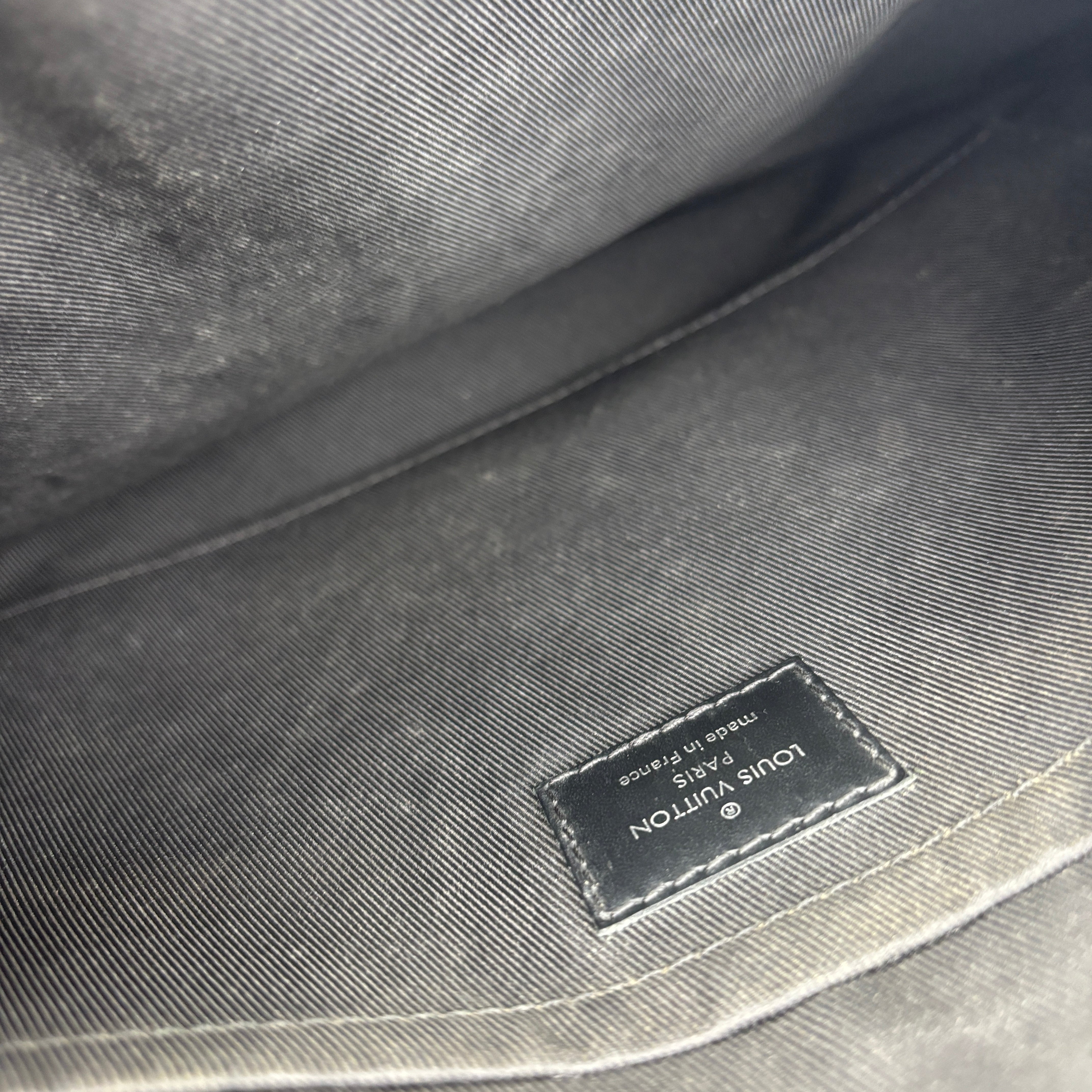J3694-Louis Vuitton Discovery Pochette Monogram Eclipse Canvas GM pouch- Pre Owned