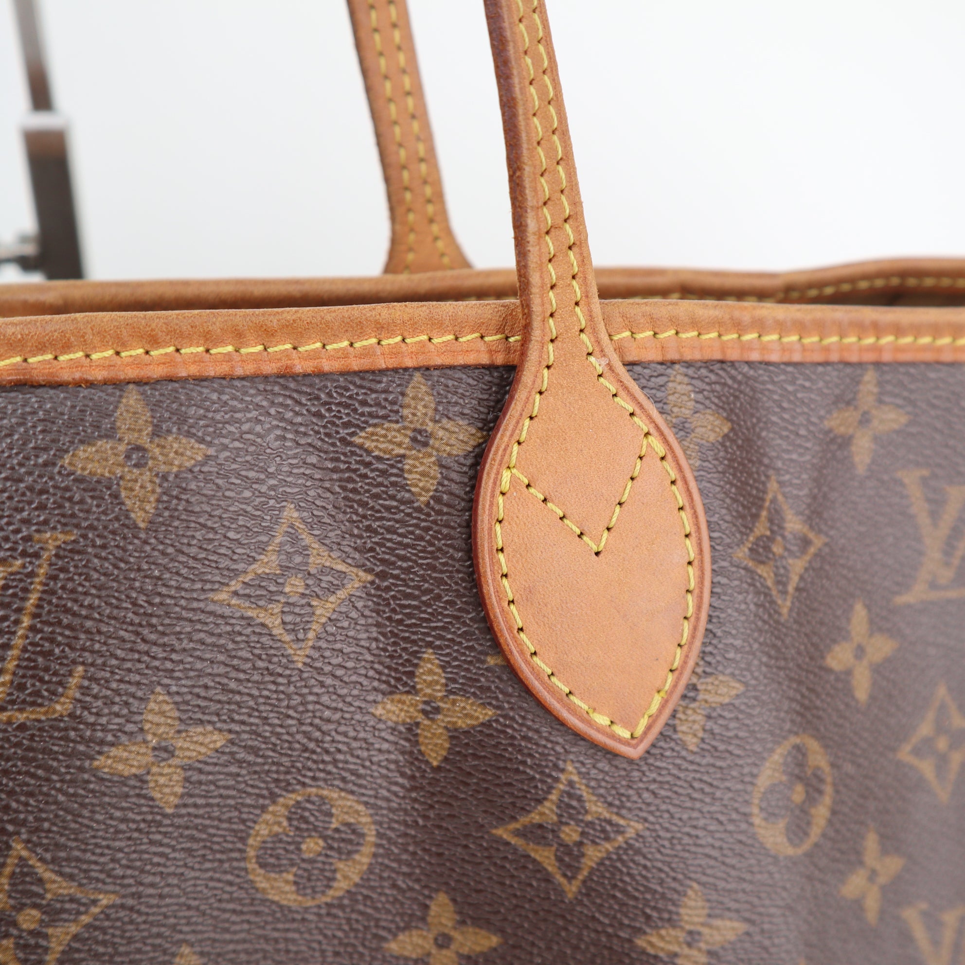 Louis Vuitton Monogram Canvas Neverfull GM Shoulder Bag C1883 | Pre-Owned Very Good Brown Monogram Coated canvas, leather trim