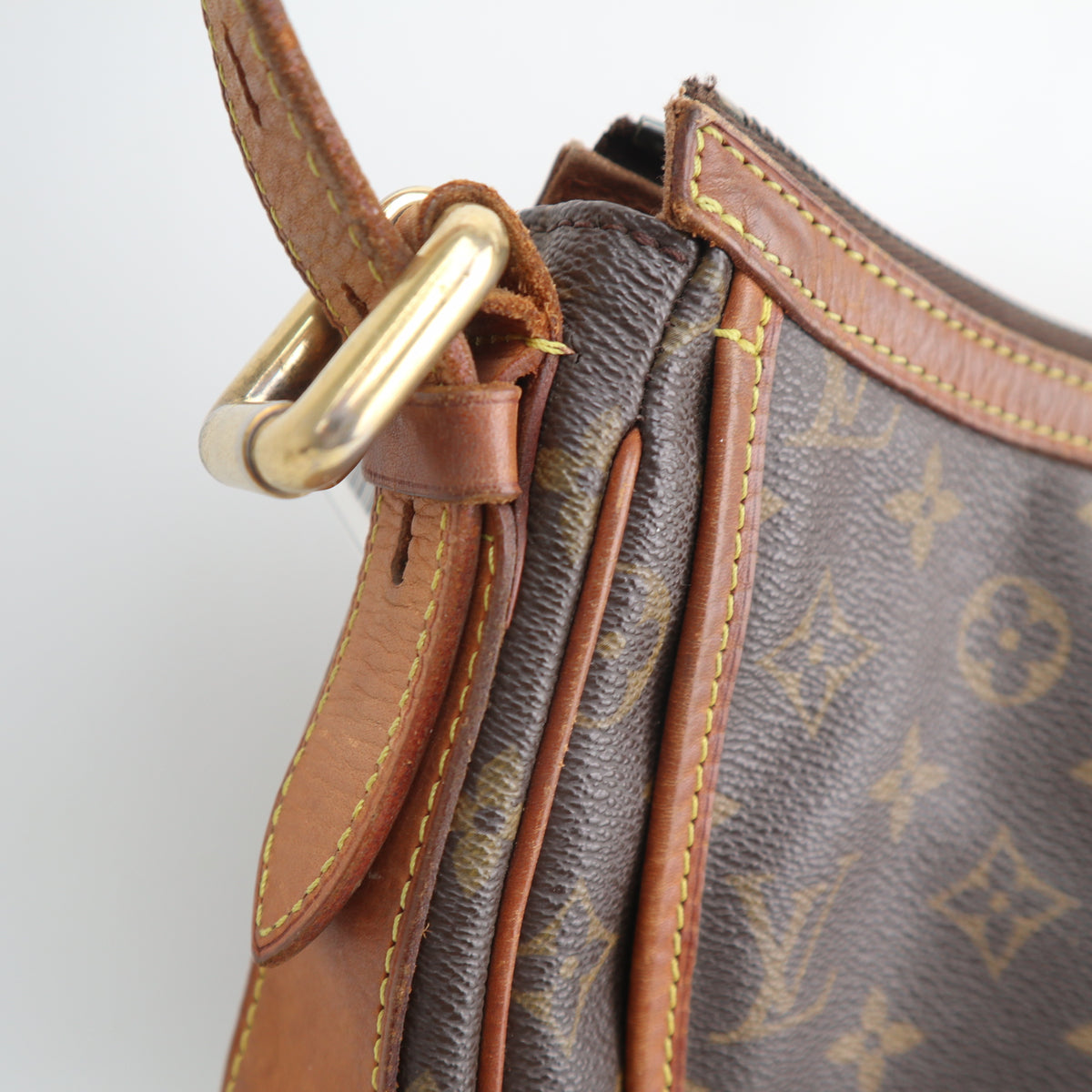 C2806 Louis Vuitton Shoulder Bag Monogram Tulum GM | Pre-Owned Very Good Brown Monogram Canvas