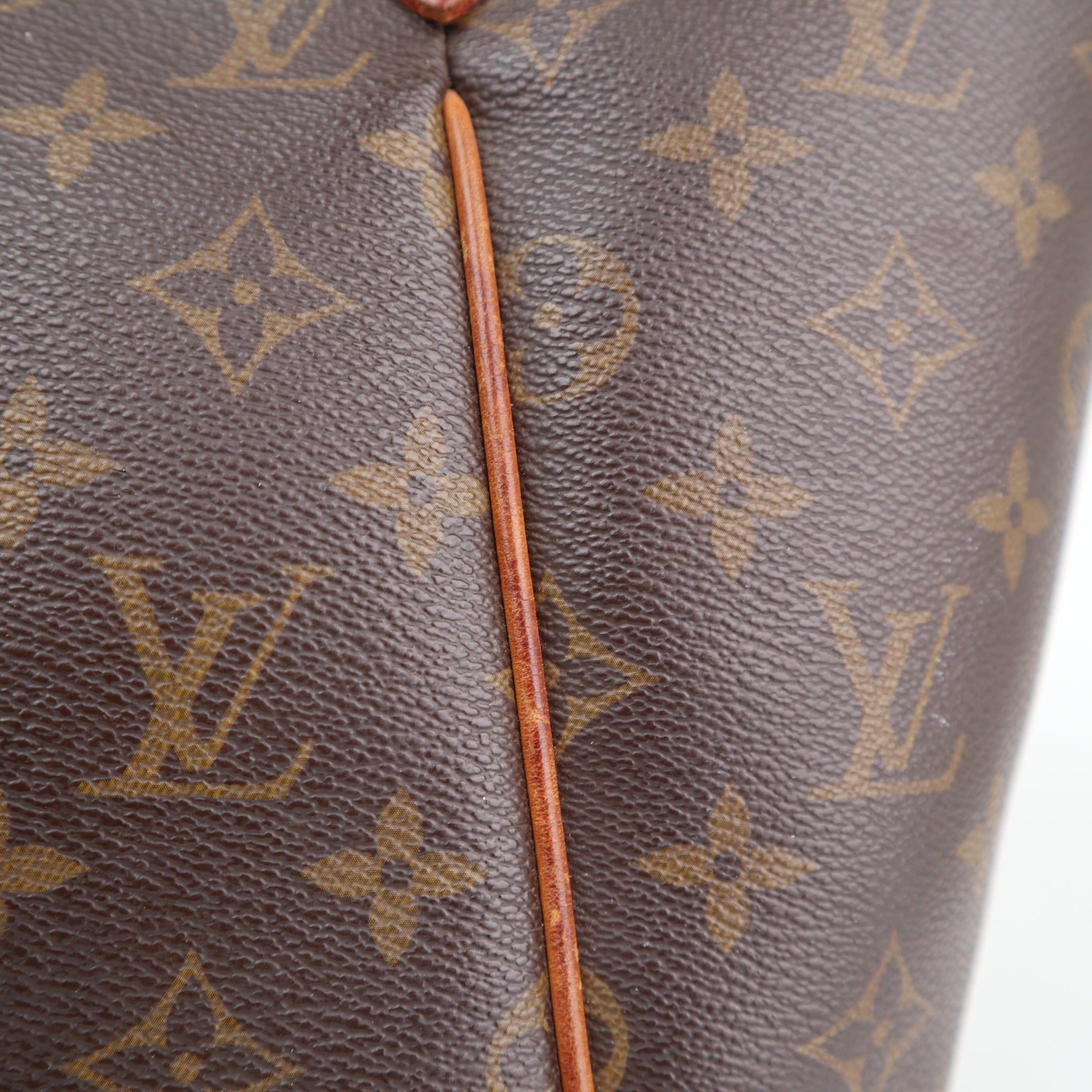 Louis Vuitton Monogram Canvas Totally MM Tote Bag C1885 | Pre-Owned Very Good Brown Monogram Canvas