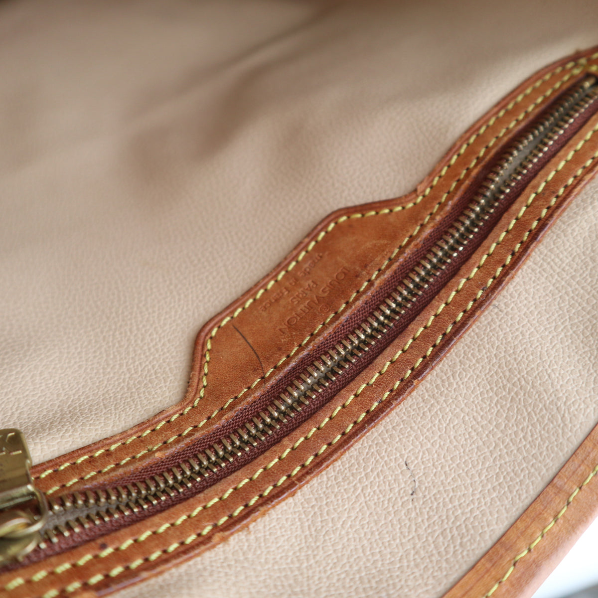 C2821R Louis Vuitton Bucket Bag Monogram Bucket GM | Pre-Owned Very Good Brown Monogram Canvas
