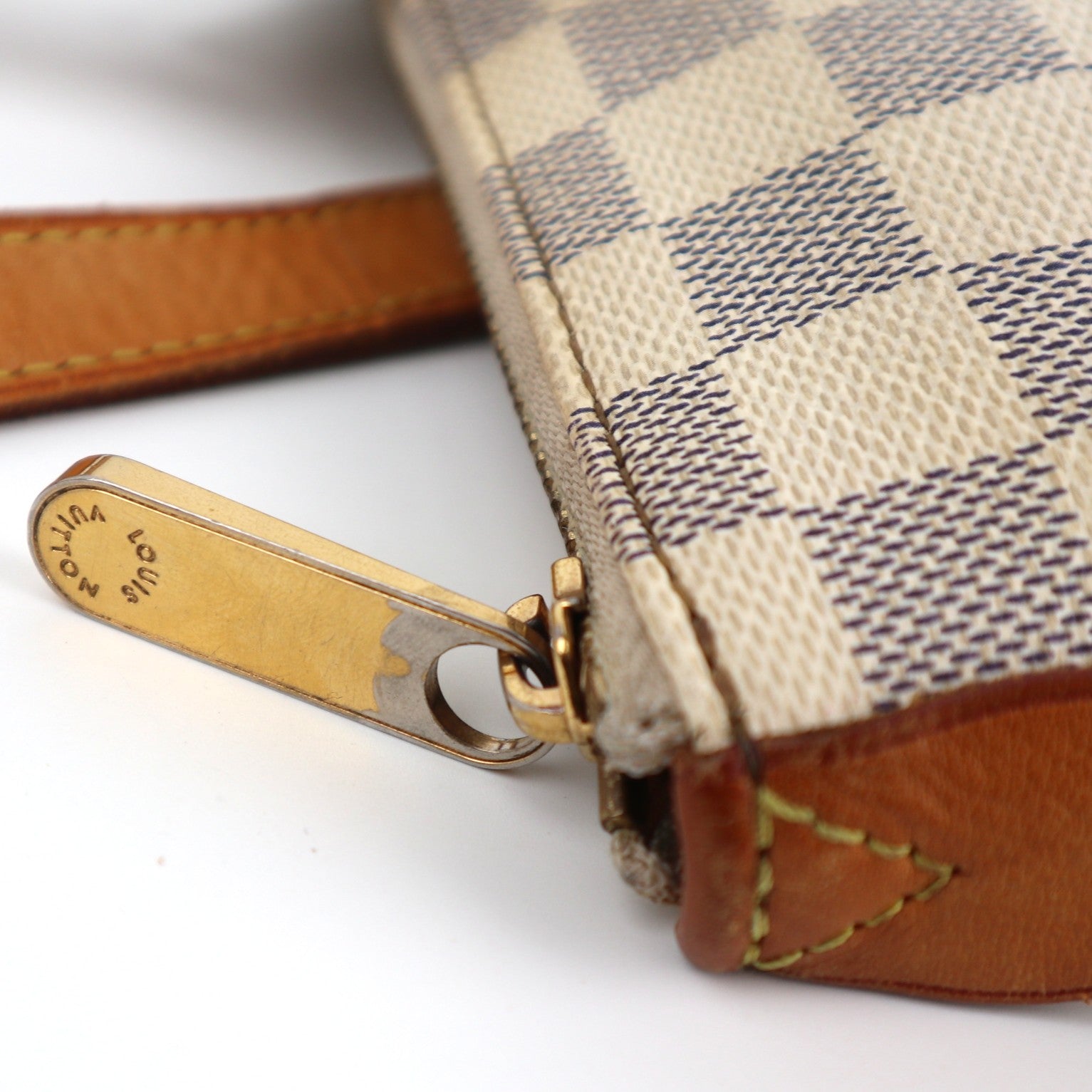 Louis Vuitton Damier Azur Totally PM Tote Bag C1888 | Pre-Owned Very Good White / Blue Damier Azur Canvas