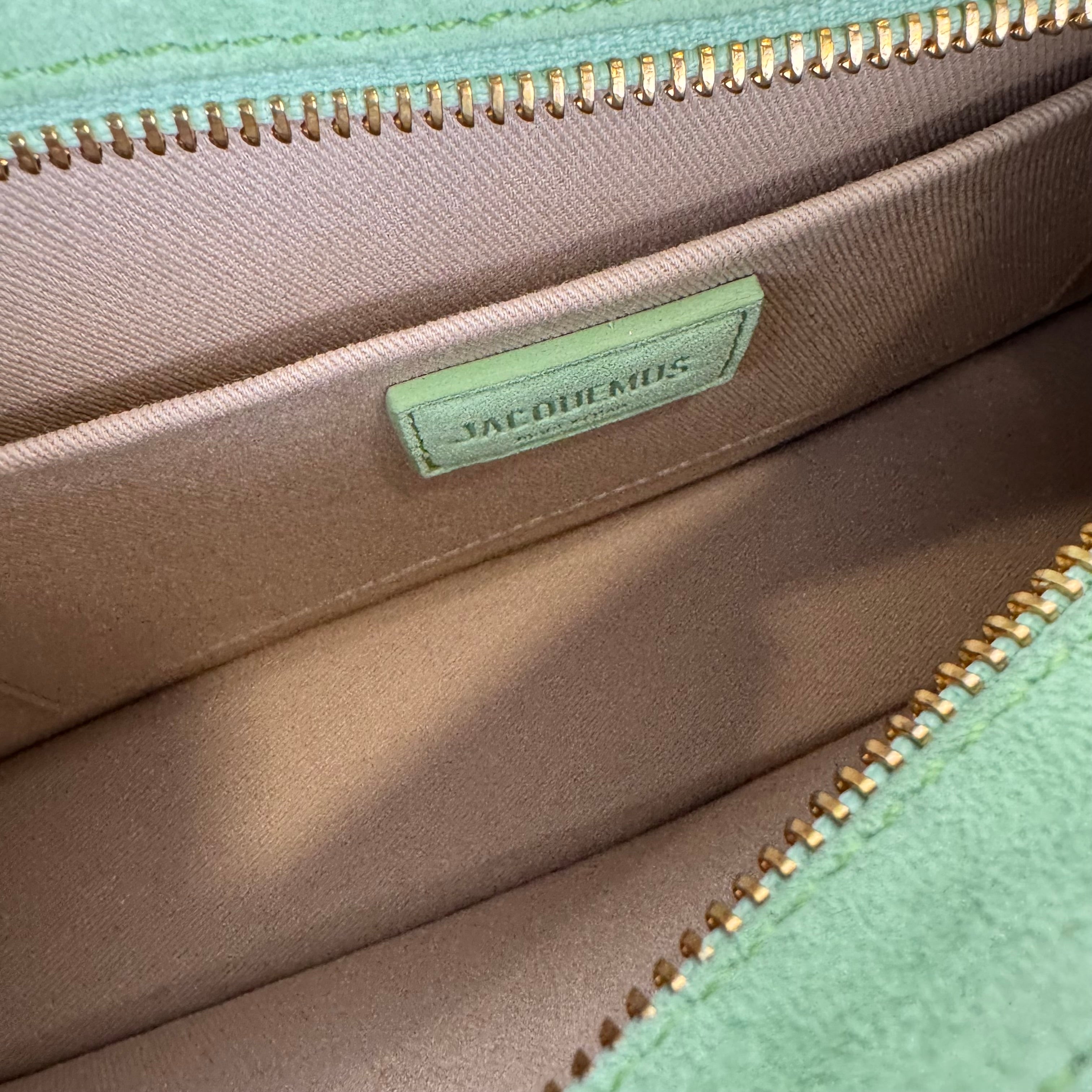 PRE OWNED- JACQUEMUS suede green shoulder bag J570B91023