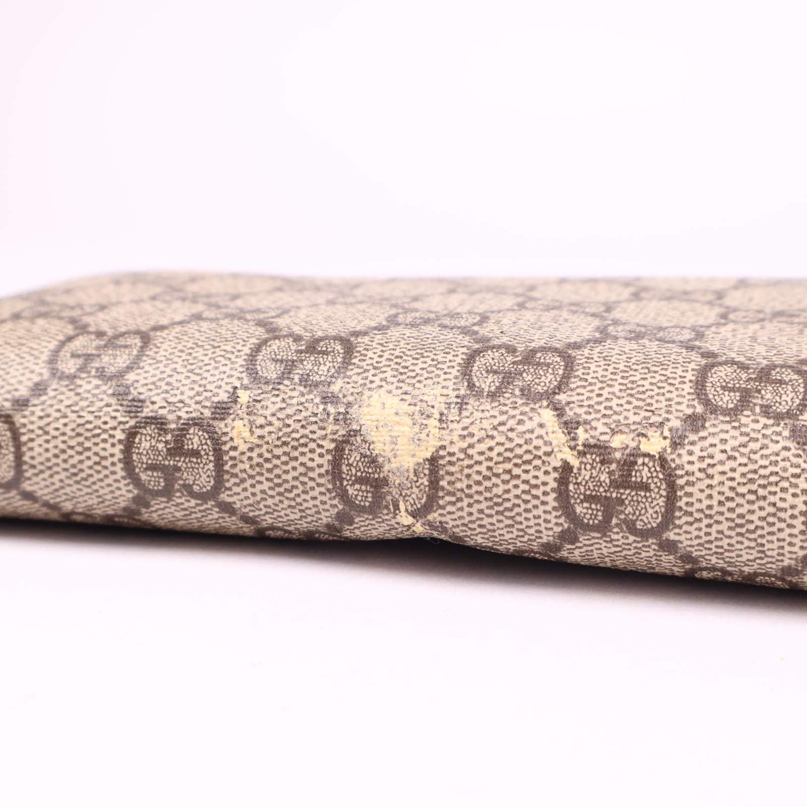 J3593 Gucci GG Supreme Snake Round Zip Wallet- Pre Owned