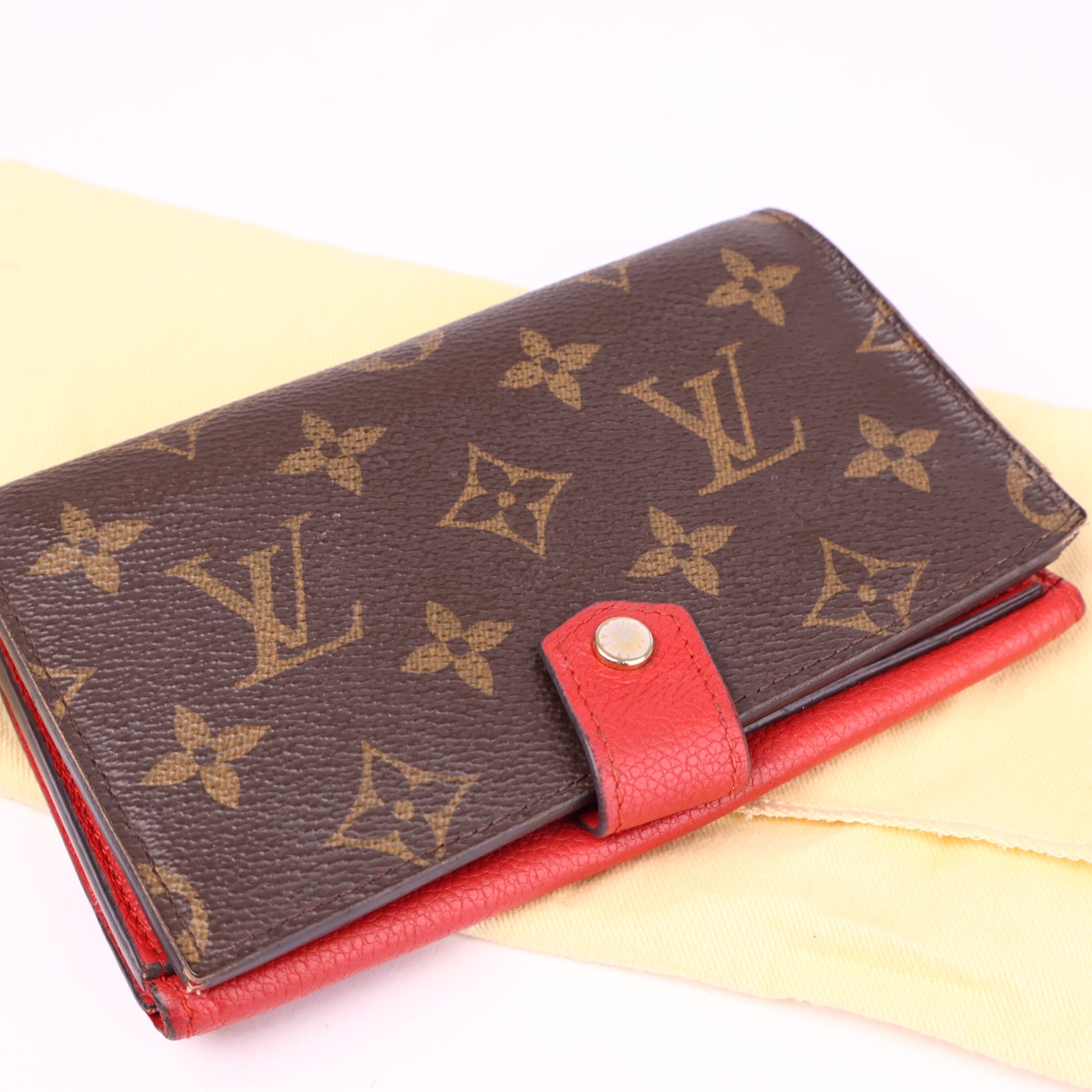 J3592 Louis Vuitton Cerise Monogram Canvas Pallas Compact Wallet- Pre Owned