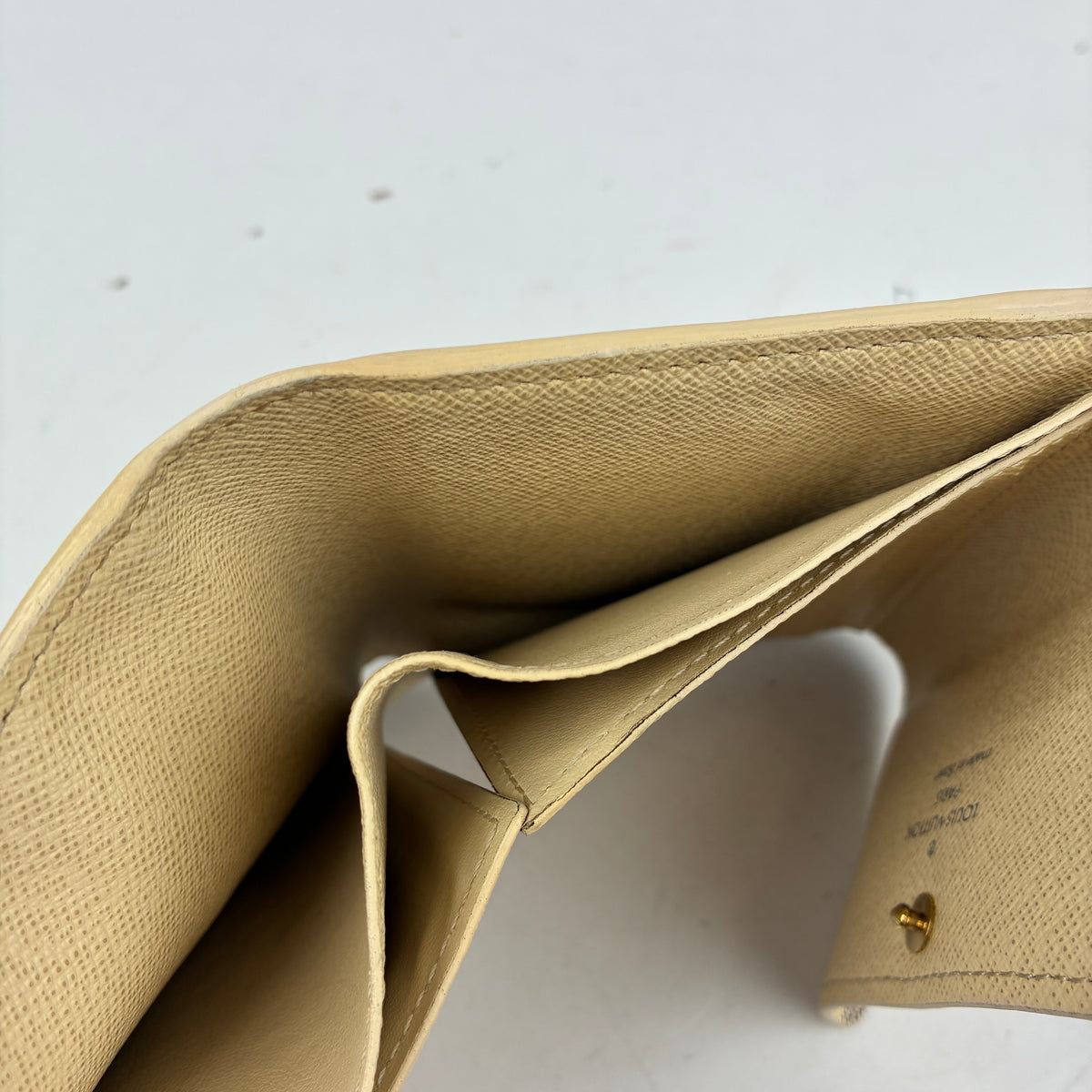 J2799 Louis Vuitton Wallet Portefeuille Elise | Pre-Owned Like New Cream Damier Azur canvas