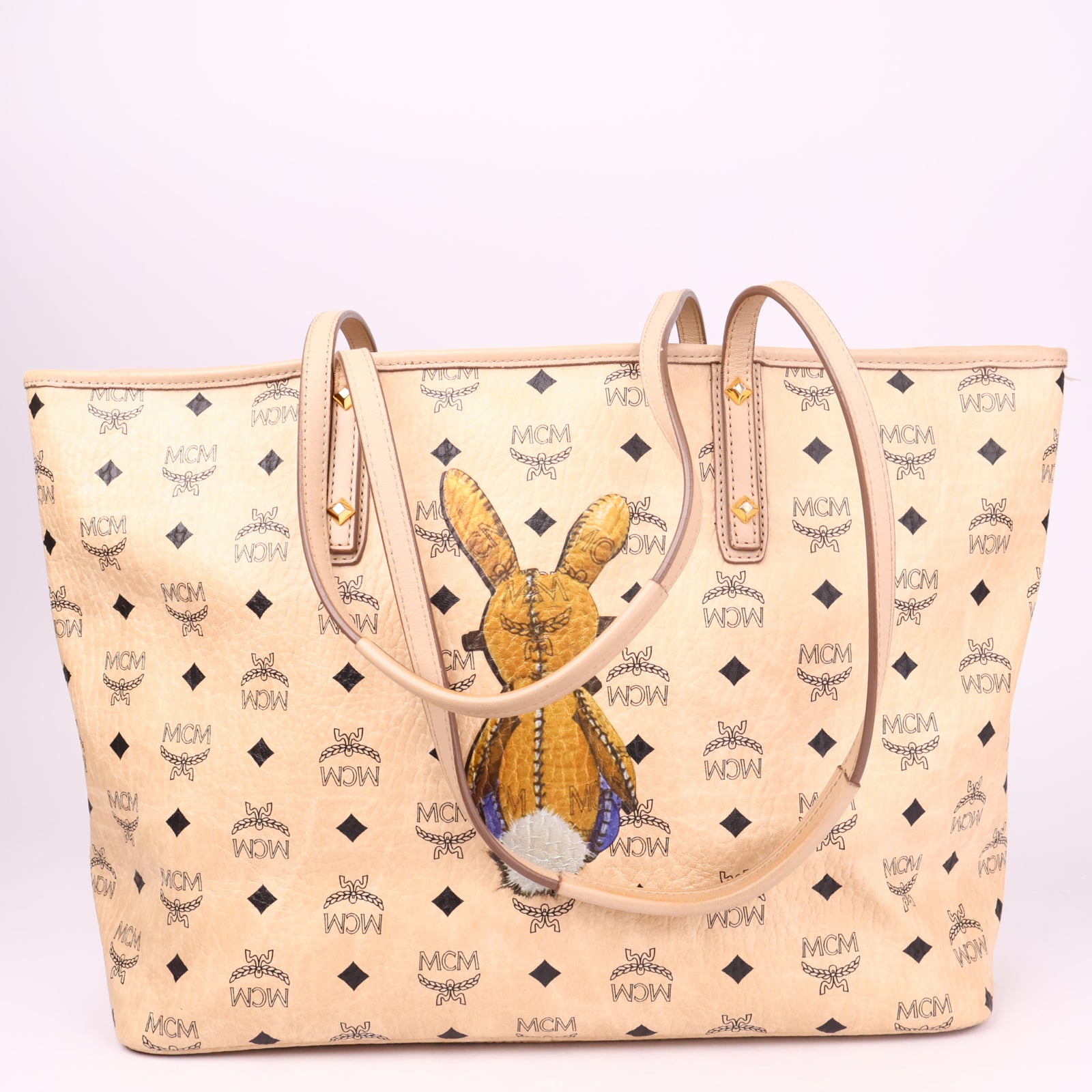J3585 MCM Medium Visetos Bunny Tote- Pre Owned