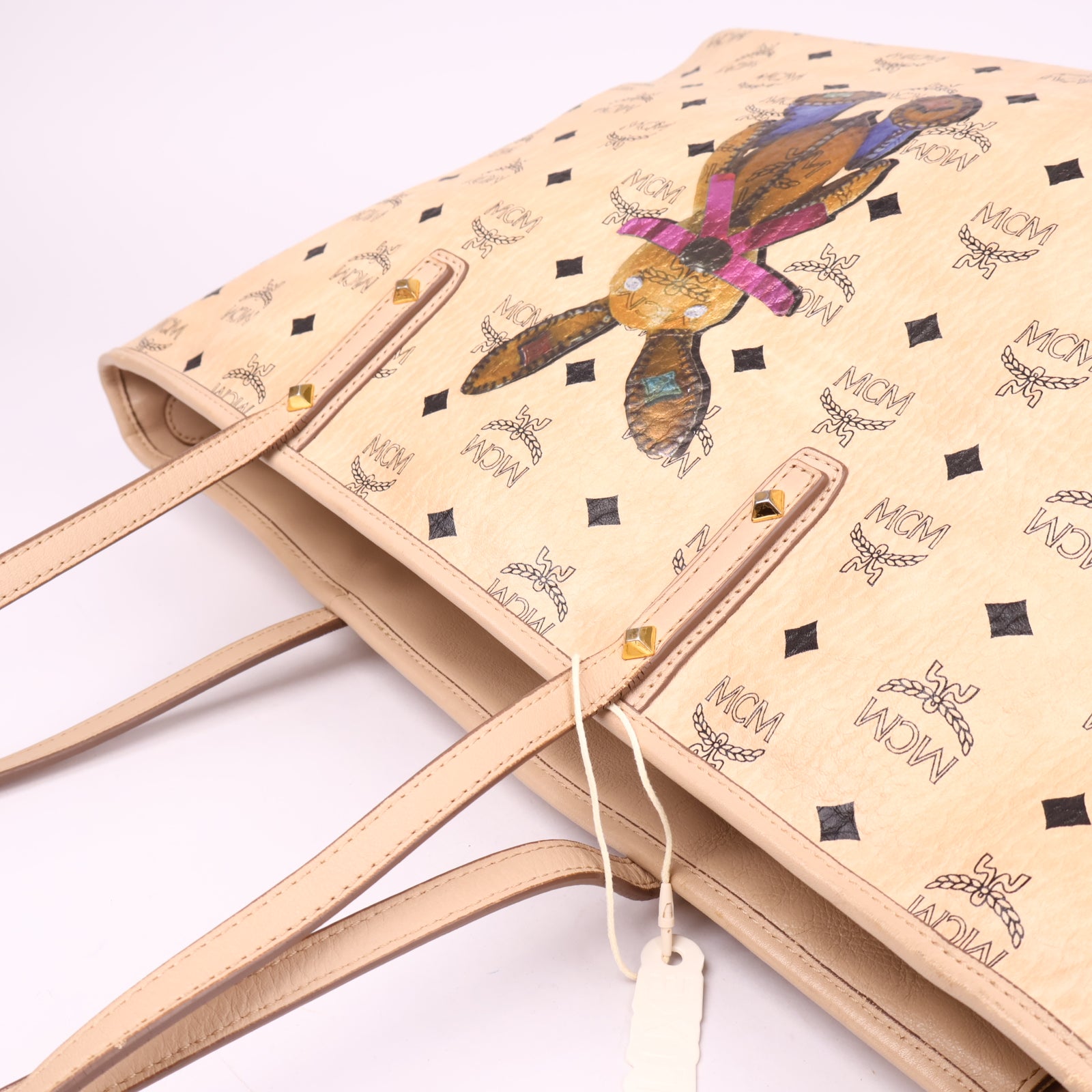 J3585 MCM Medium Visetos Bunny Tote- Pre Owned