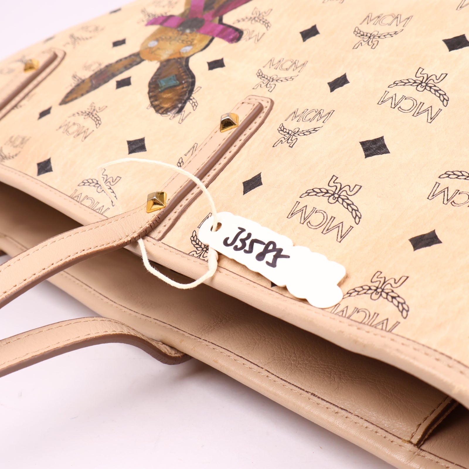 J3585 MCM Medium Visetos Bunny Tote- Pre Owned
