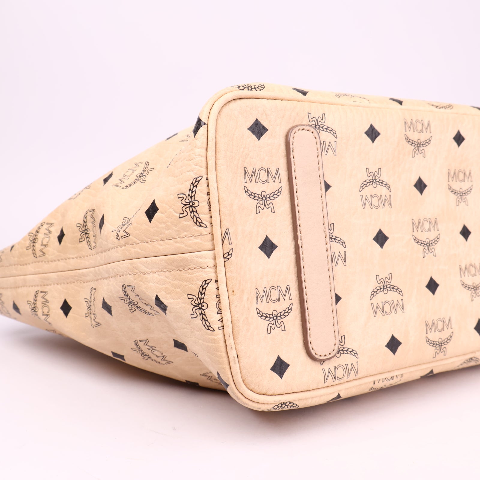 J3585 MCM Medium Visetos Bunny Tote- Pre Owned