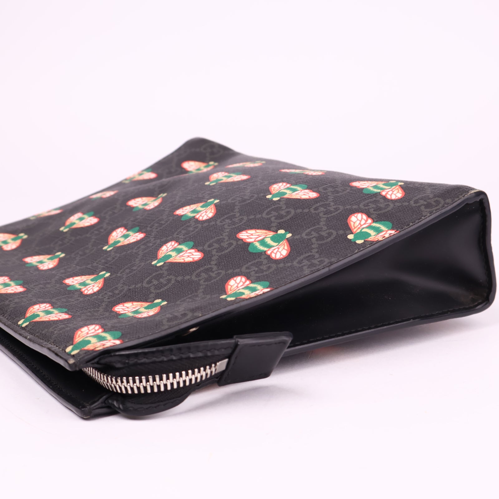 J3581 Gucci GG Supreme Bestiary Pouch- Pre Owned