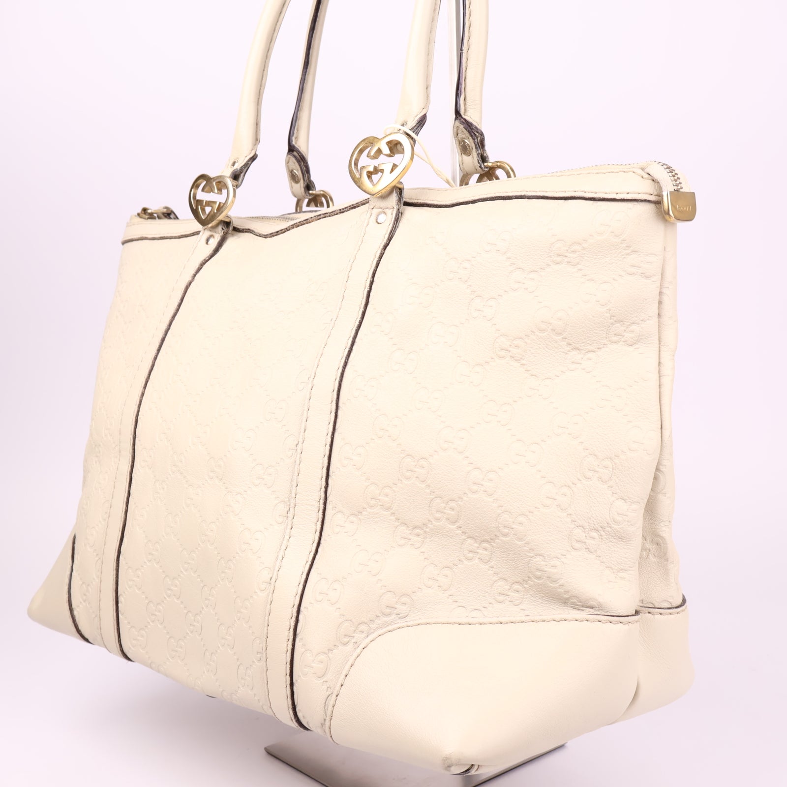 J3650 Gucci White GG Embossed Leather Lovely Heart Bag- Pre Owned