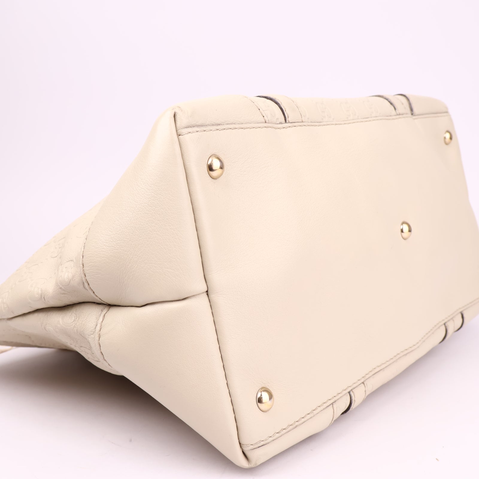 J3650 Gucci White GG Embossed Leather Lovely Heart Bag- Pre Owned