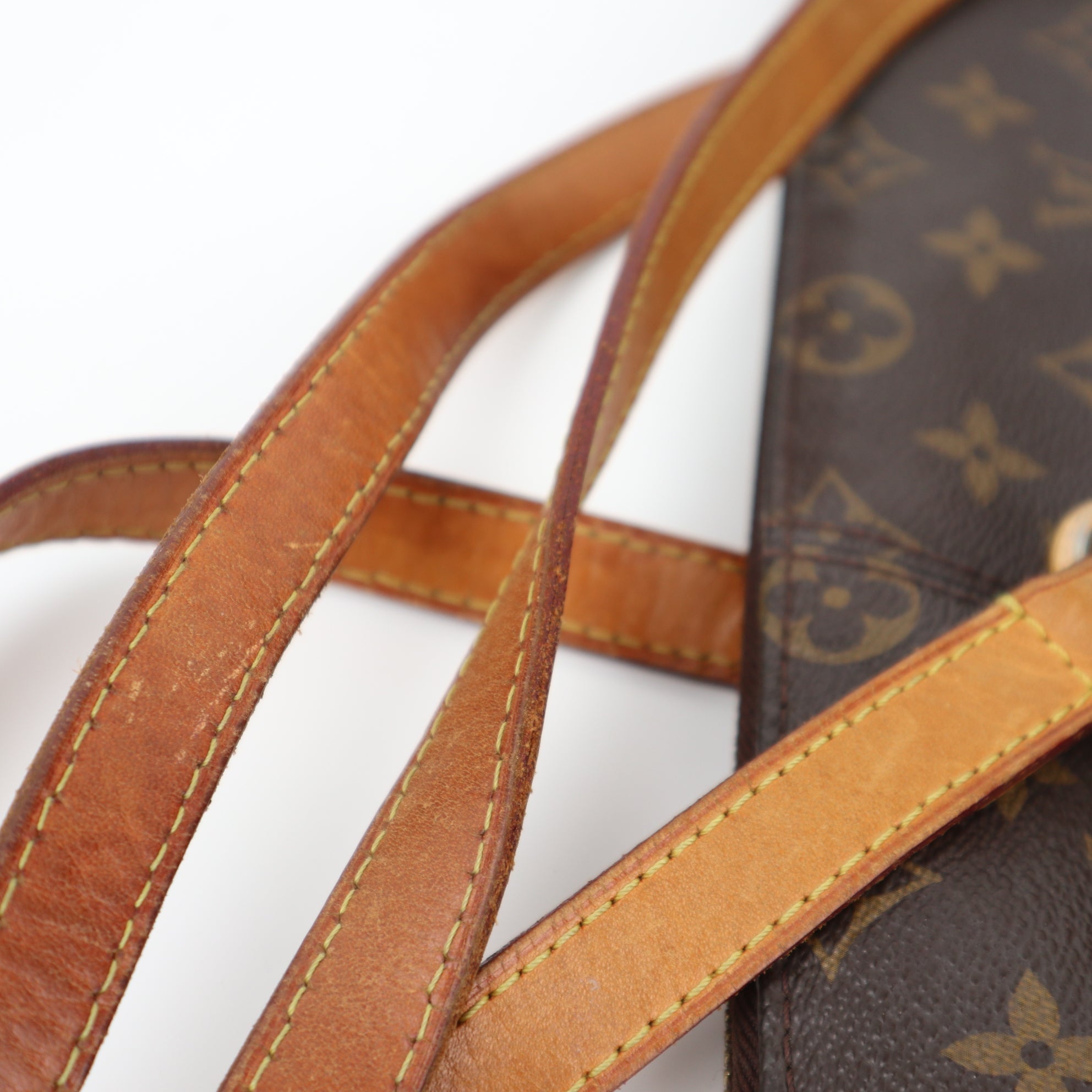 C1913 Louis Vuitton Shoulder Bag Monogram Canvas Totally MM | Pre-Owned Very Good Brown Canvas Monogram