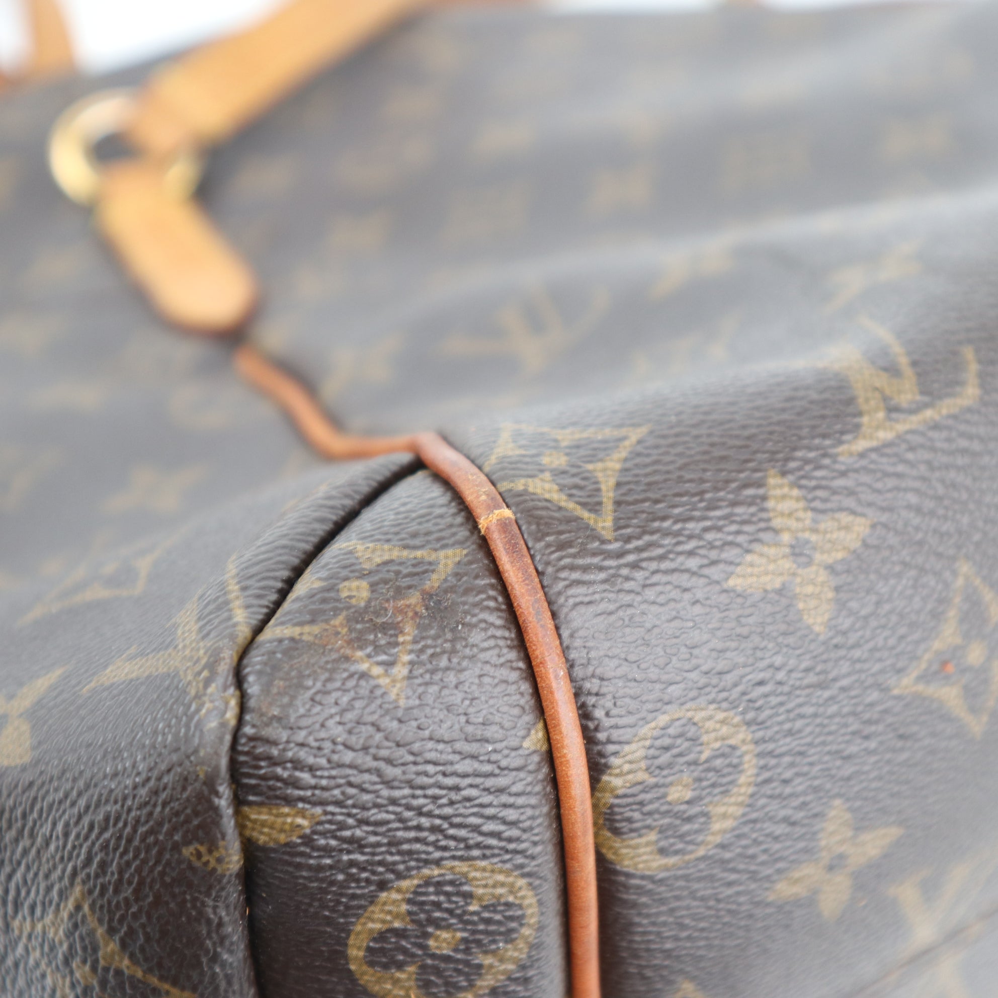 C1913 Louis Vuitton Shoulder Bag Monogram Canvas Totally MM | Pre-Owned Very Good Brown Canvas Monogram