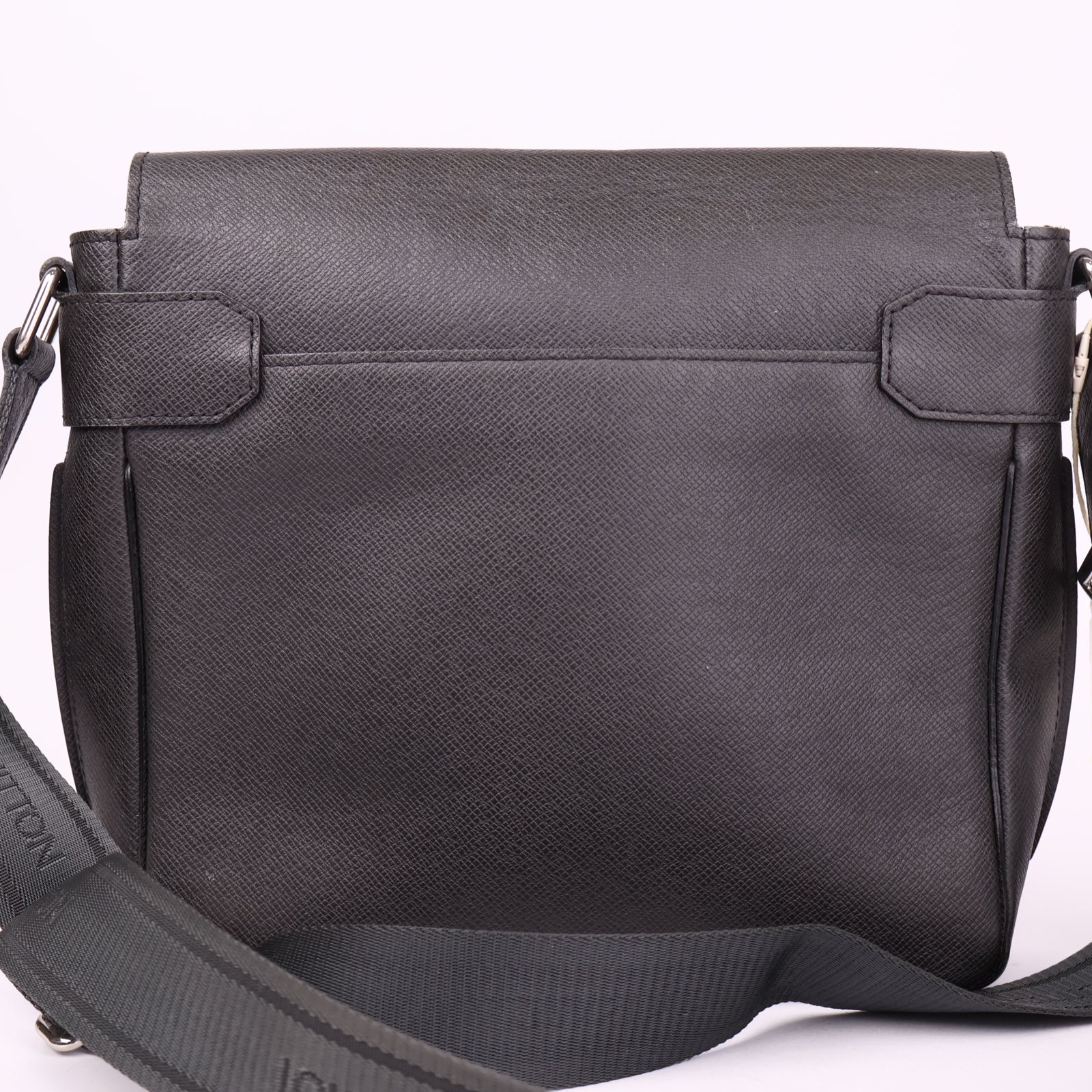 J3632 Louis Vuitton District PM Messenger Bag- Pre Owned