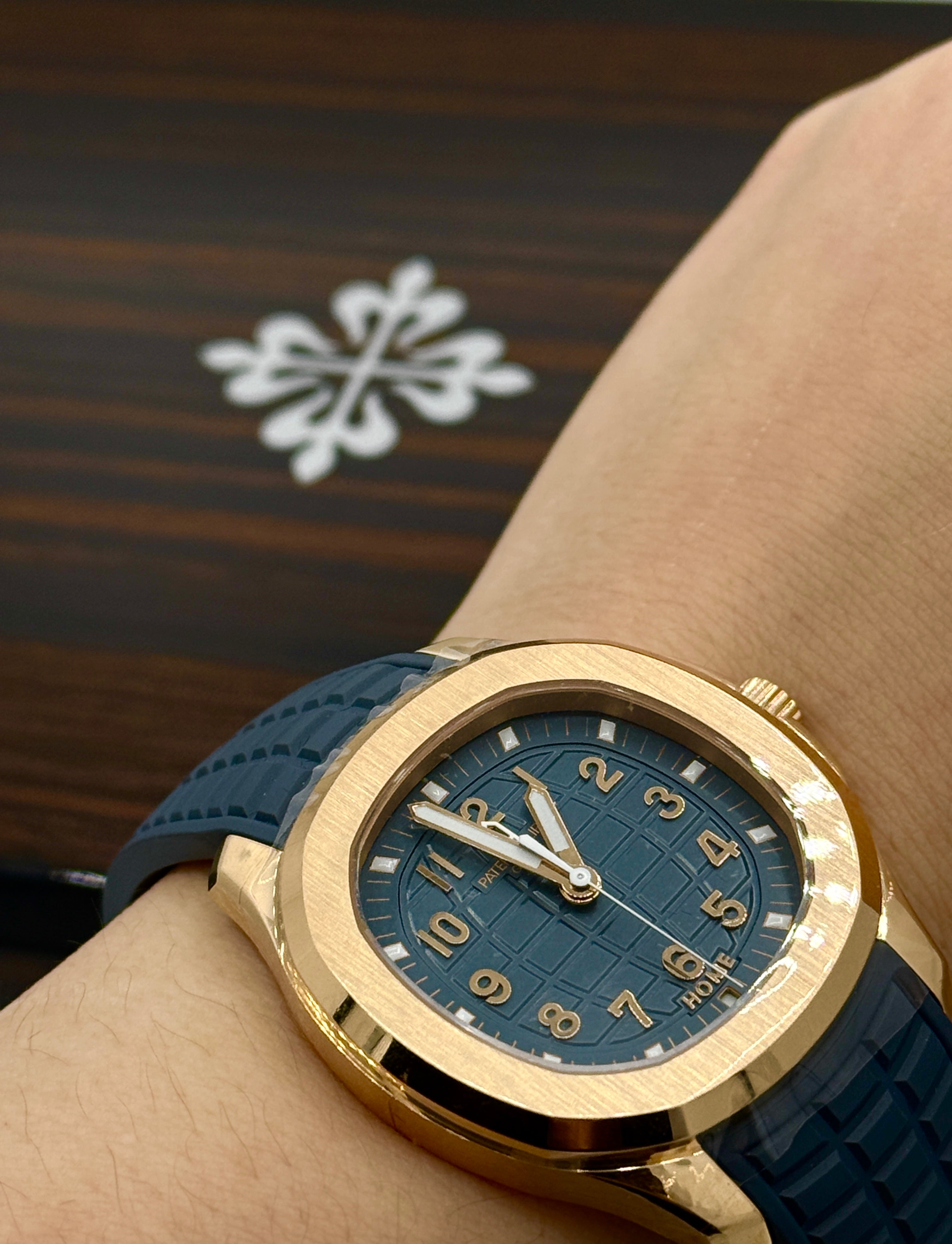 Patek Philippe AQUANAUT 38.8mm 5269R-001