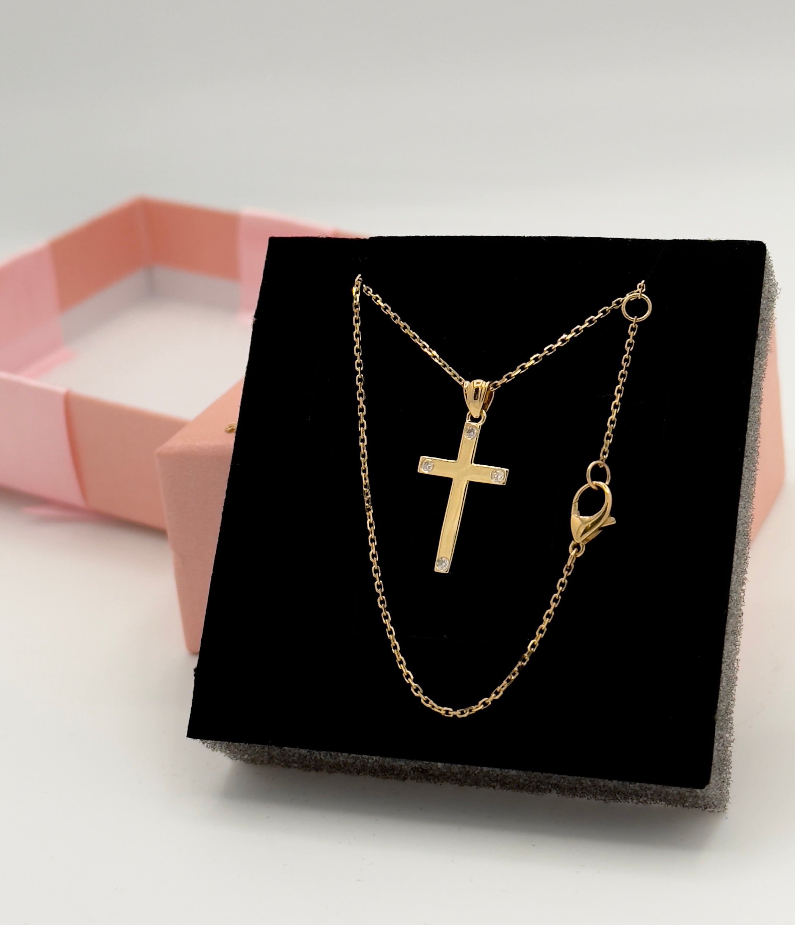 Tailored 18k gold with lab diamond necklace