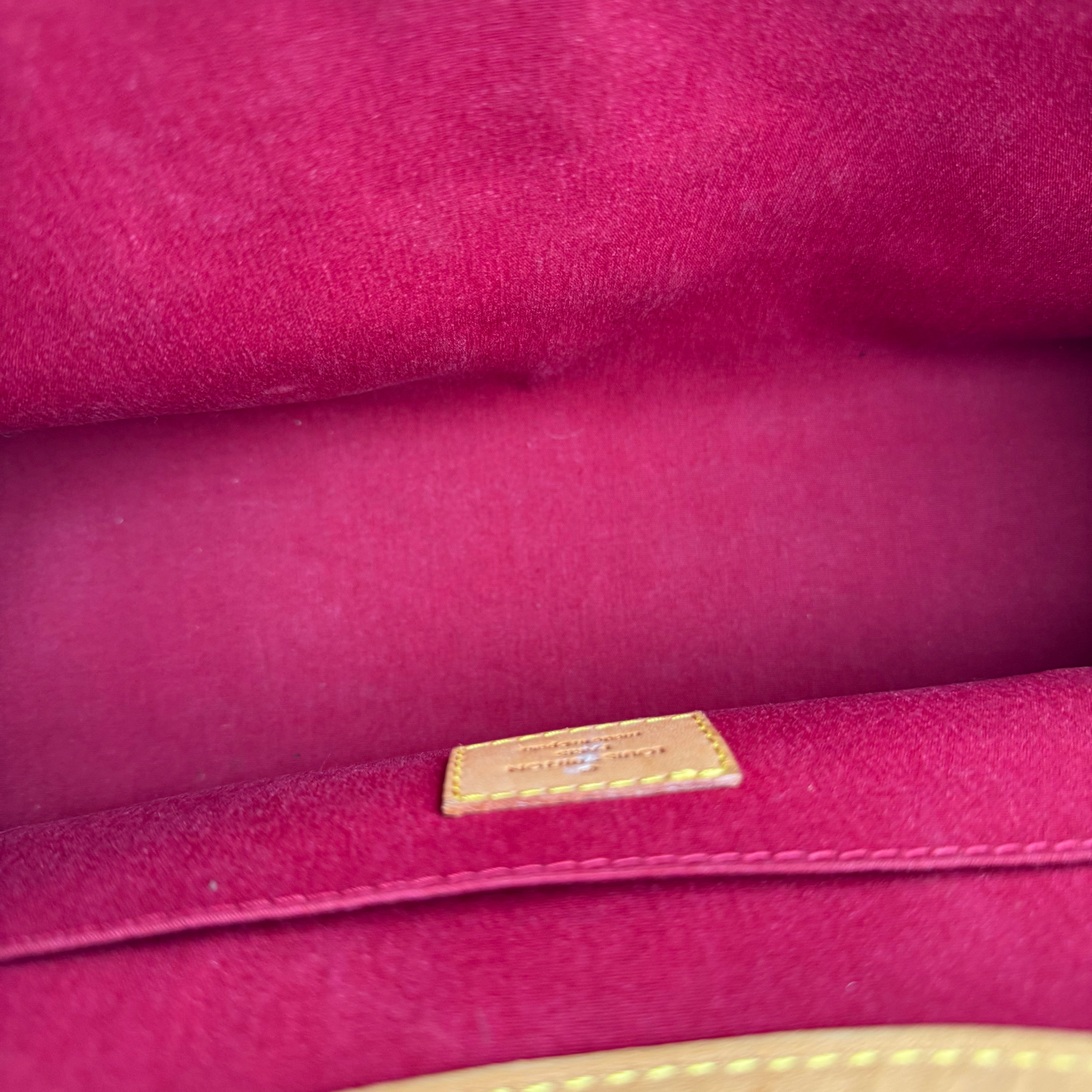 J2019 Louis Vuitton Red Monogram Vernis Roxbury Drive Bag- Pre Owned