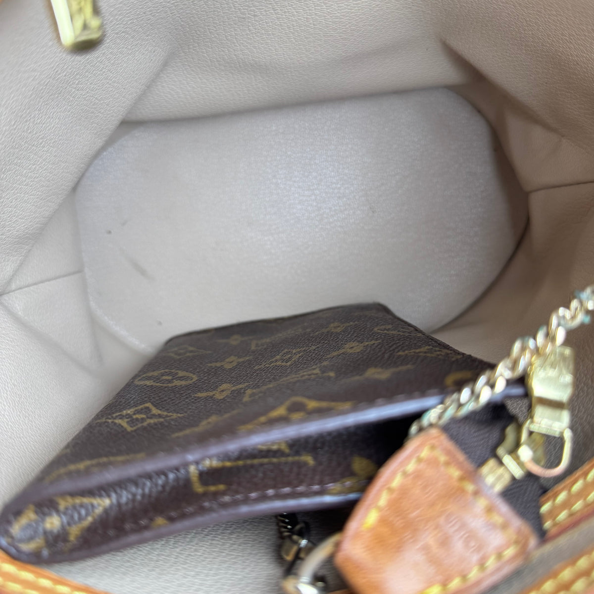 J2038 Louis Vuitton Monogram Canvas Petite Bucket Bag- Pre Owned