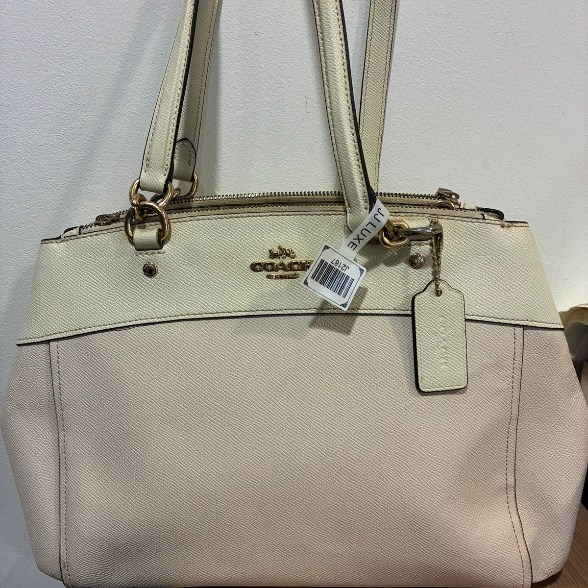J2187# Coach Shoulder Bag White leather | Pre-Owned Like New White Leather