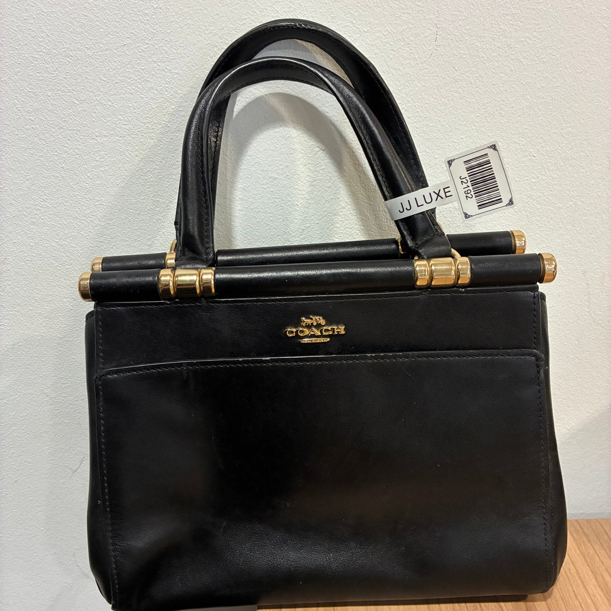 J2192# Coach Shoulder Bag Black leather | Pre-Owned Like New Black Leather/Plain