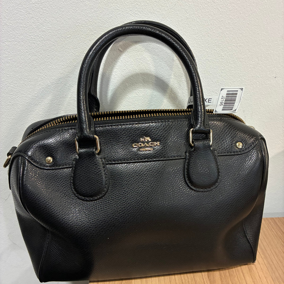 J2195# Coach Shoulder Bag Black leather | Pre-Owned Like New Black Leather/Plain