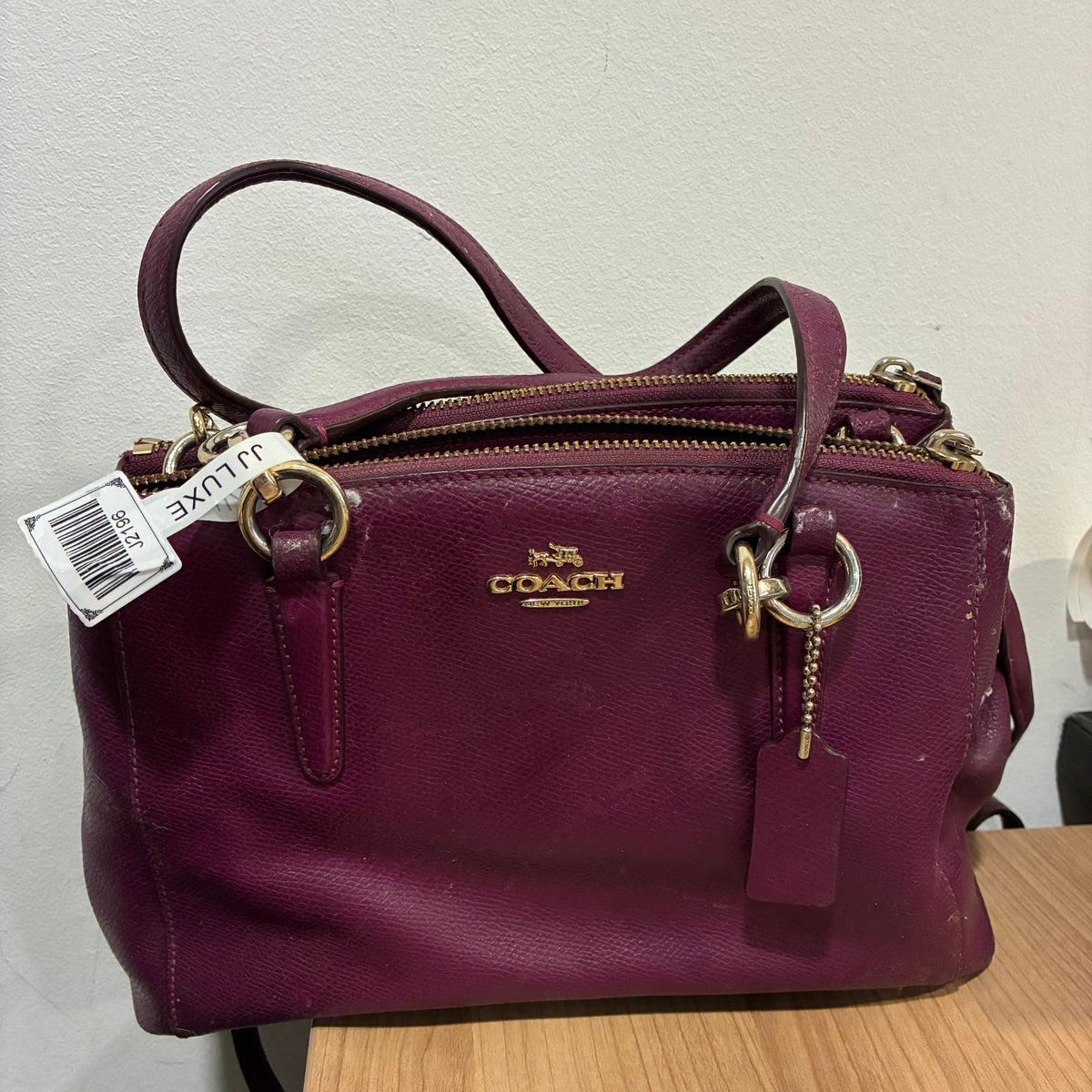 J2196# Coach Shoulder Bag Wine Red leather | Pre-Owned Like New Wine Red Leather/Plain