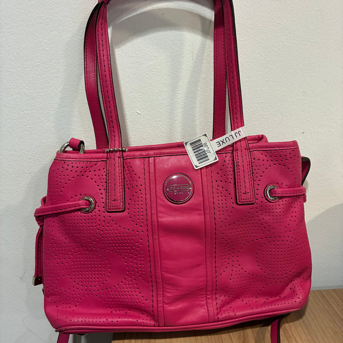 J2200# Coach Shoulder Bag Hot Pink leather | Pre-Owned Like New Hot Pink Leather/Plain