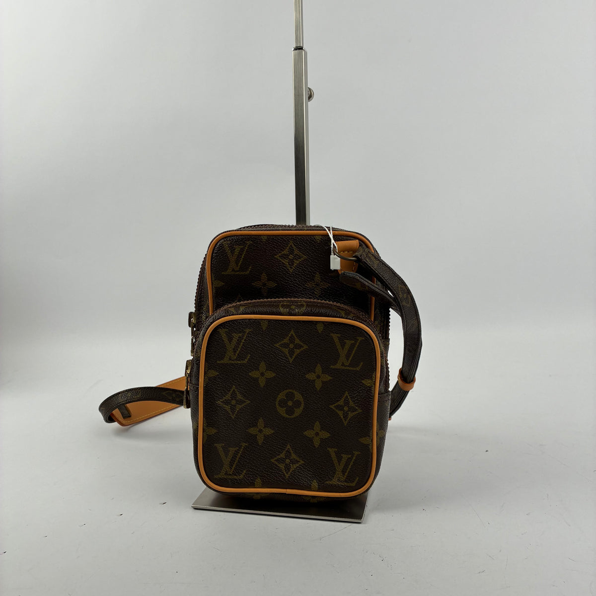J2298R Louis Vuitton Amazone Shoulder Bag Monogram rouge leather | Pre-Owned Like New Red Monogram canvas and leather