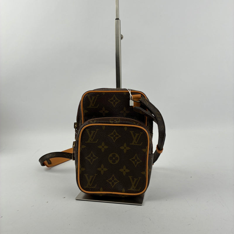 J2298R Louis Vuitton Amazone Shoulder Bag Monogram rouge leather | Pre-Owned Like New Red Monogram canvas and leather