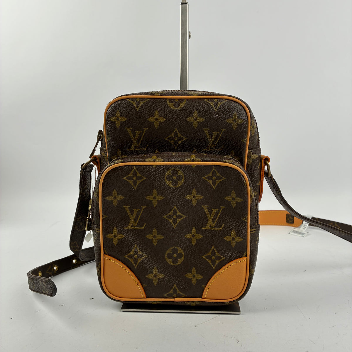 J2299R Louis Vuitton Amazone Crossbody Bag Monogram rouge leather | Pre-Owned Like New Red Monogram canvas and leather