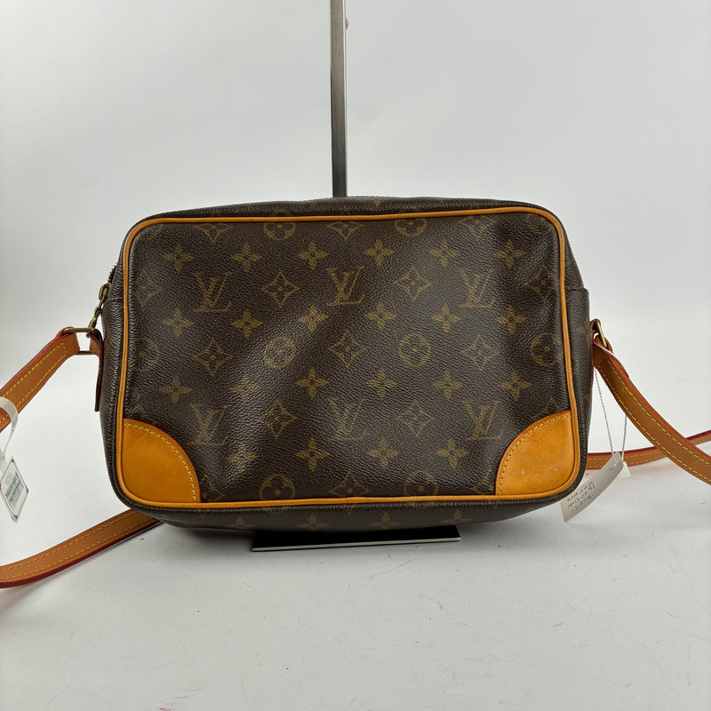 J2297R Louis Vuitton Trocadero Shoulder Bag Monogram rouge leather | Pre-Owned Like New Red Monogram canvas and leather