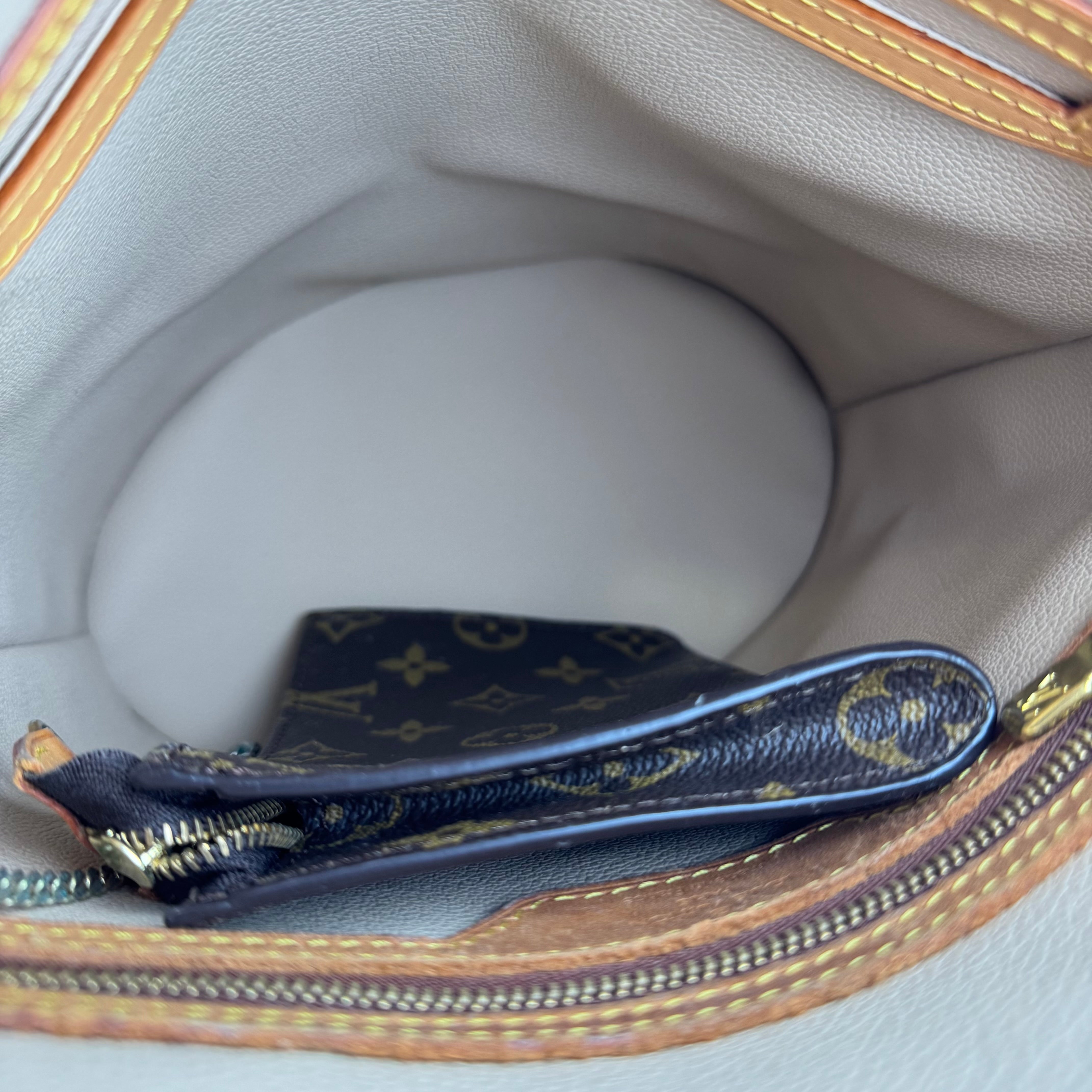 J2068 Louis Vuitton Monogram Bucket Bag- Pre Owned