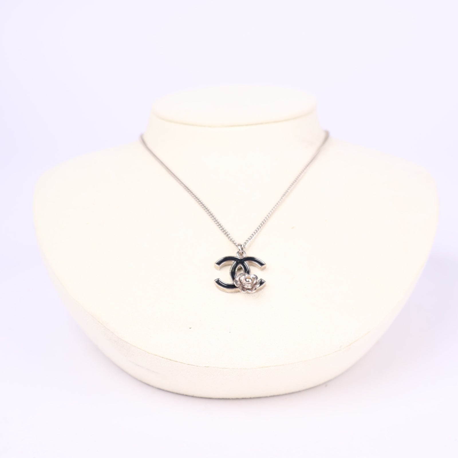 J3684-CHANEL Vintage CC Logo With Noir Camellia Silver Necklace- Pre Owned