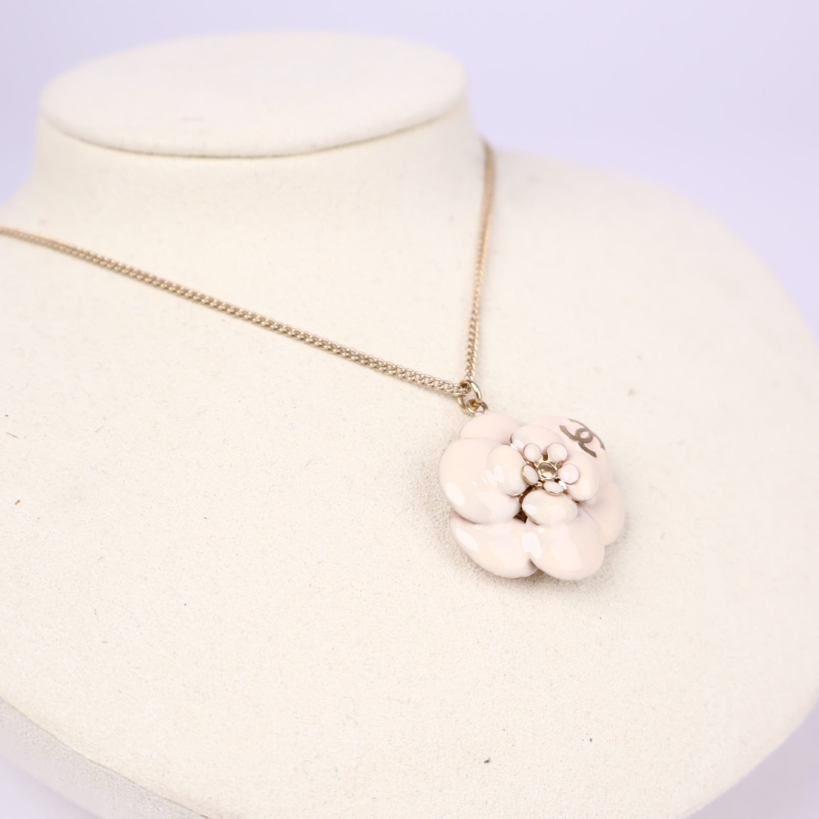 J3687-Chanel 10P Camellia Necklace B- Pre Owned