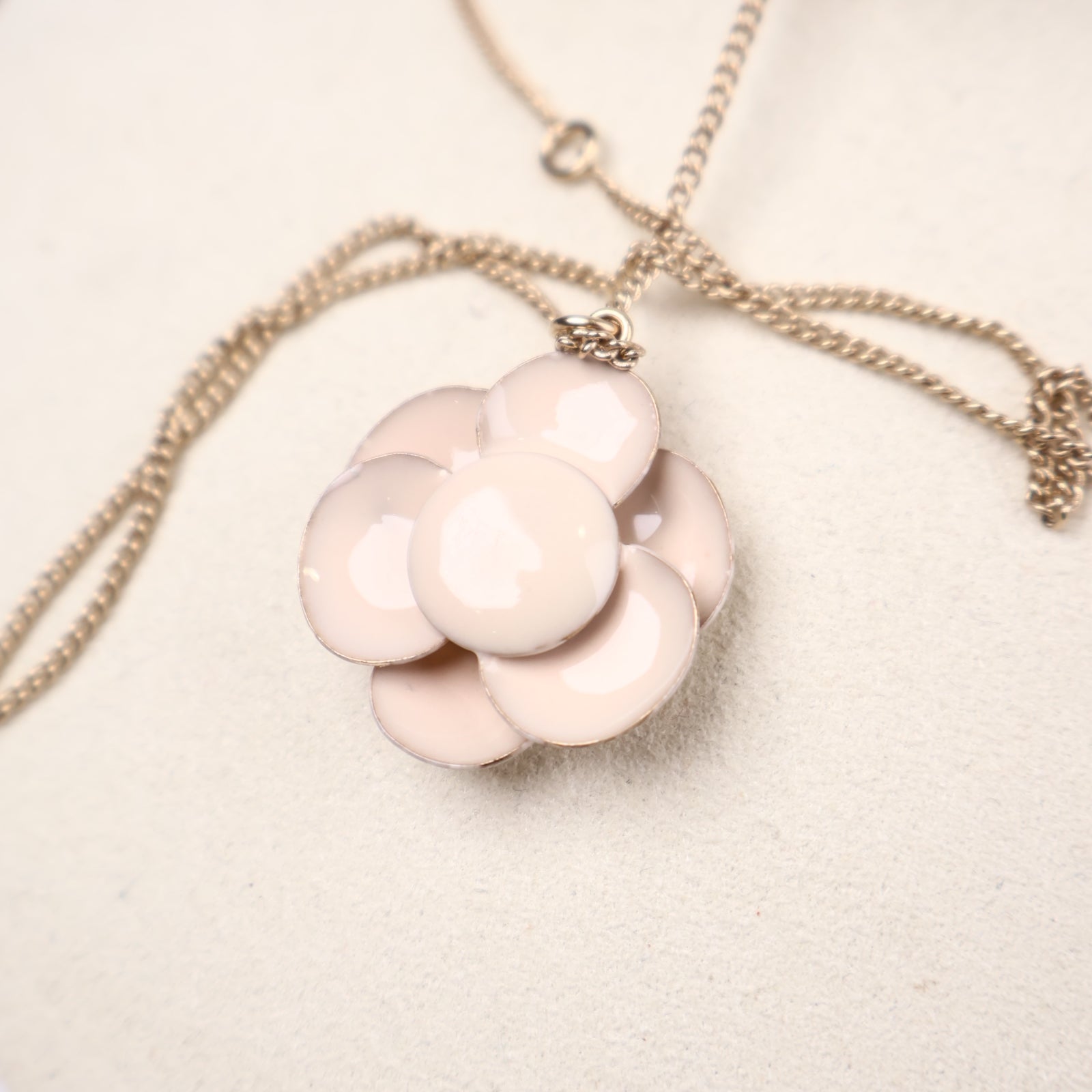 J3687-Chanel 10P Camellia Necklace B- Pre Owned