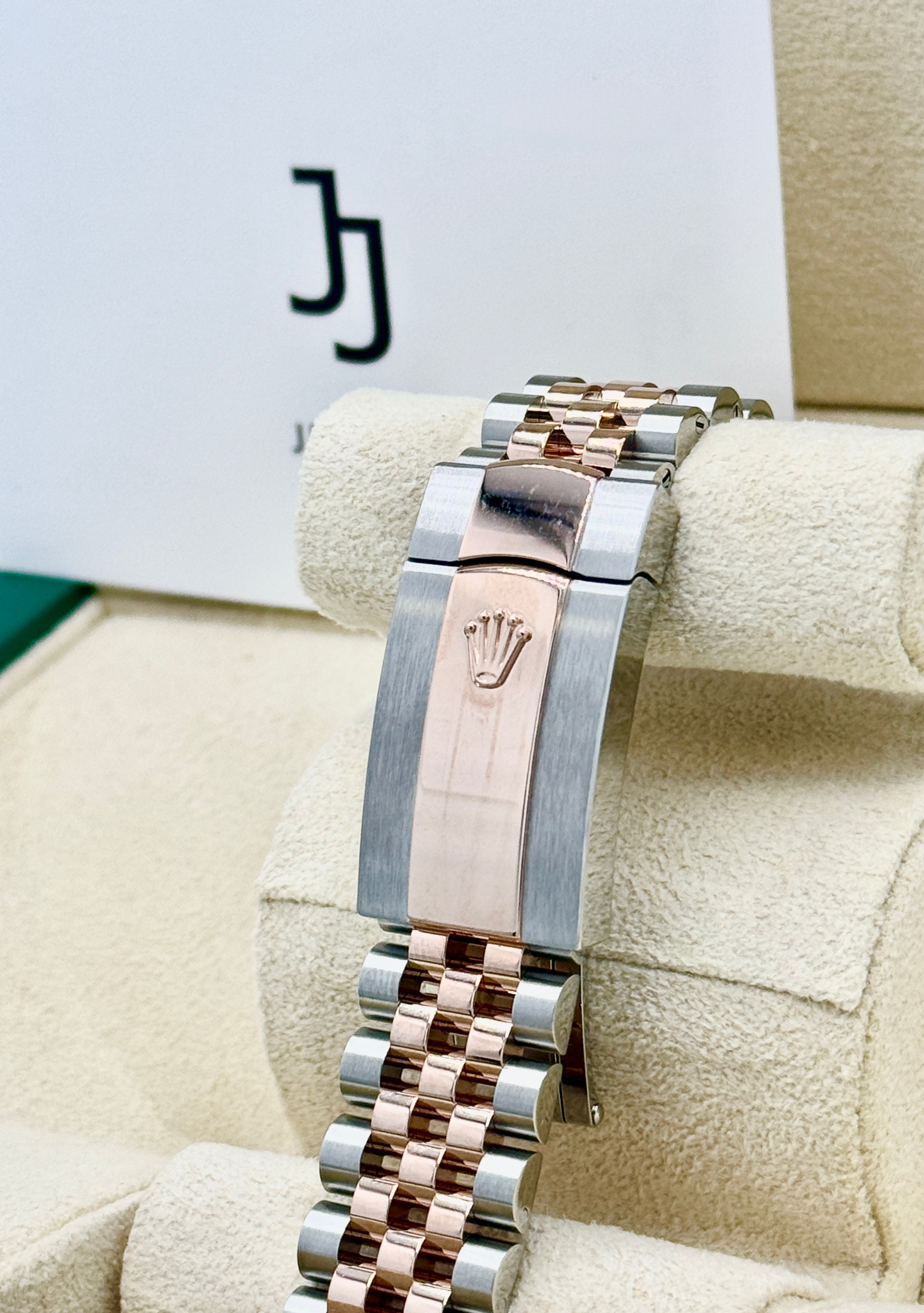 Rolex Datejust White mother-of pearl 36mm 126231